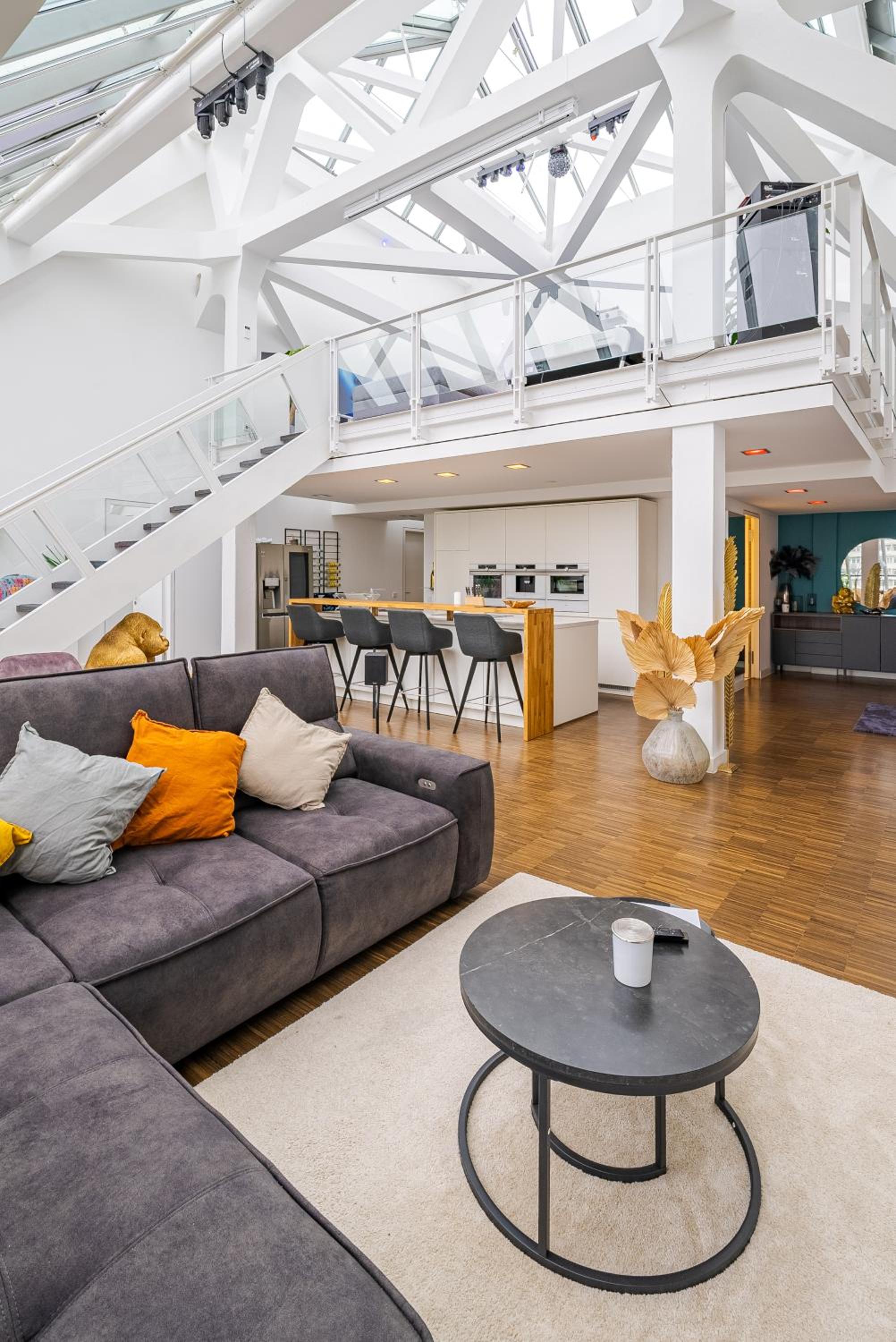Penthouse Apartment photo 2