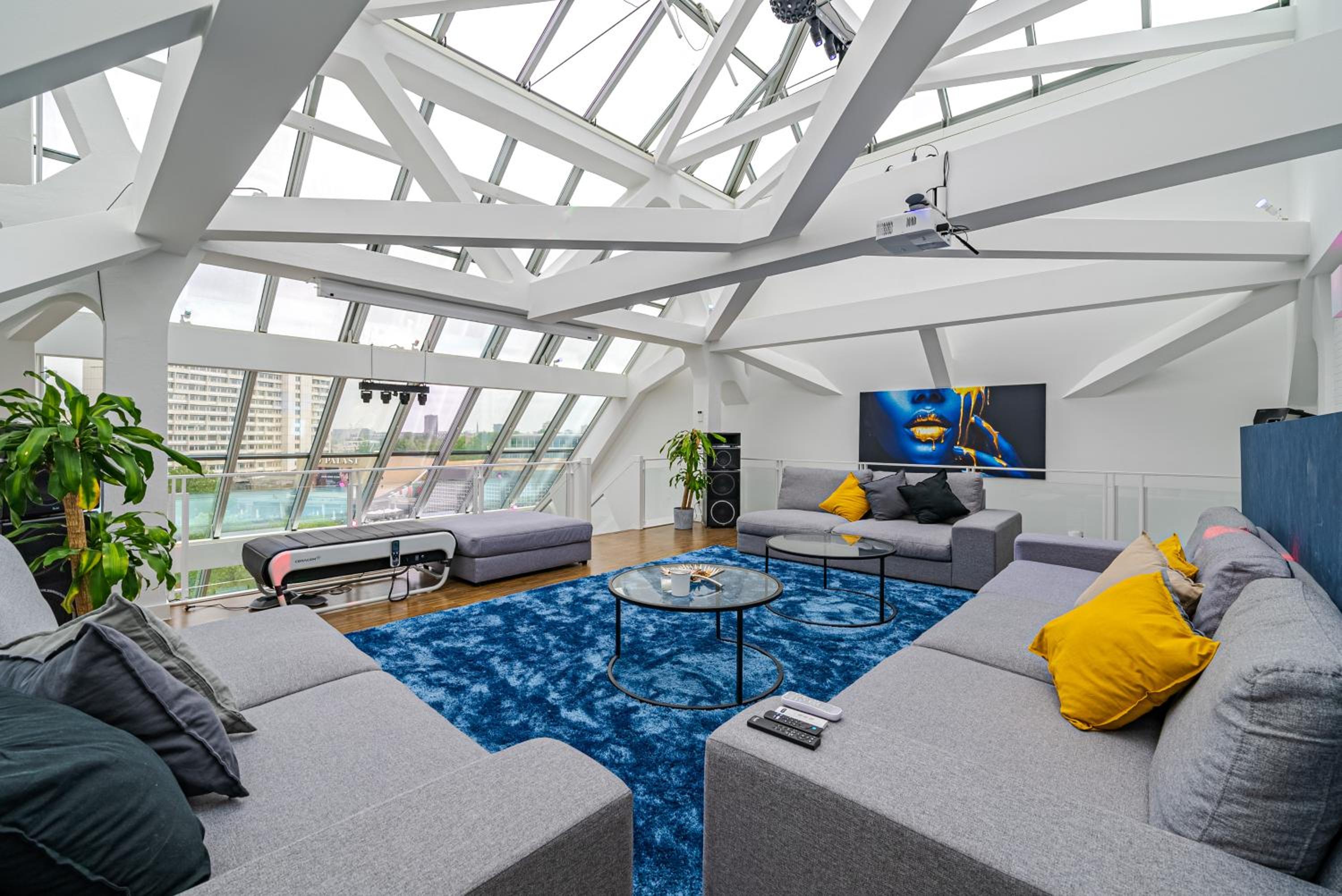 Penthouse Apartment photo 3