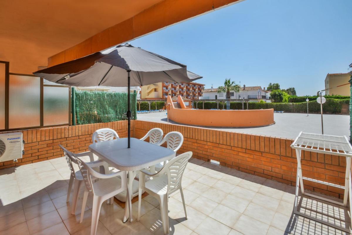 Two-Bedroom Apartment with Terrace Ground Floor (6 Adults)