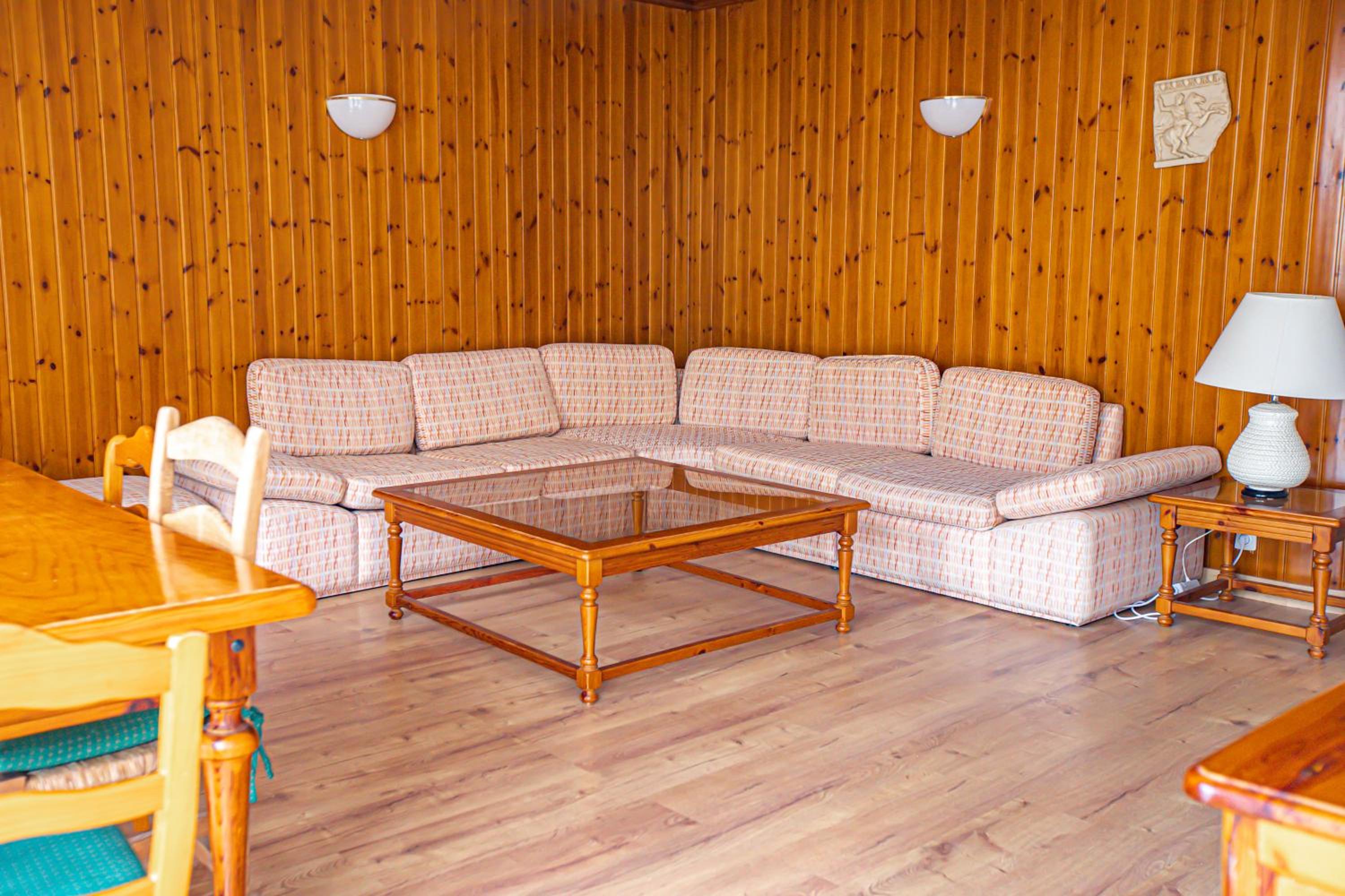 Three-Bedroom Apartment photo 2