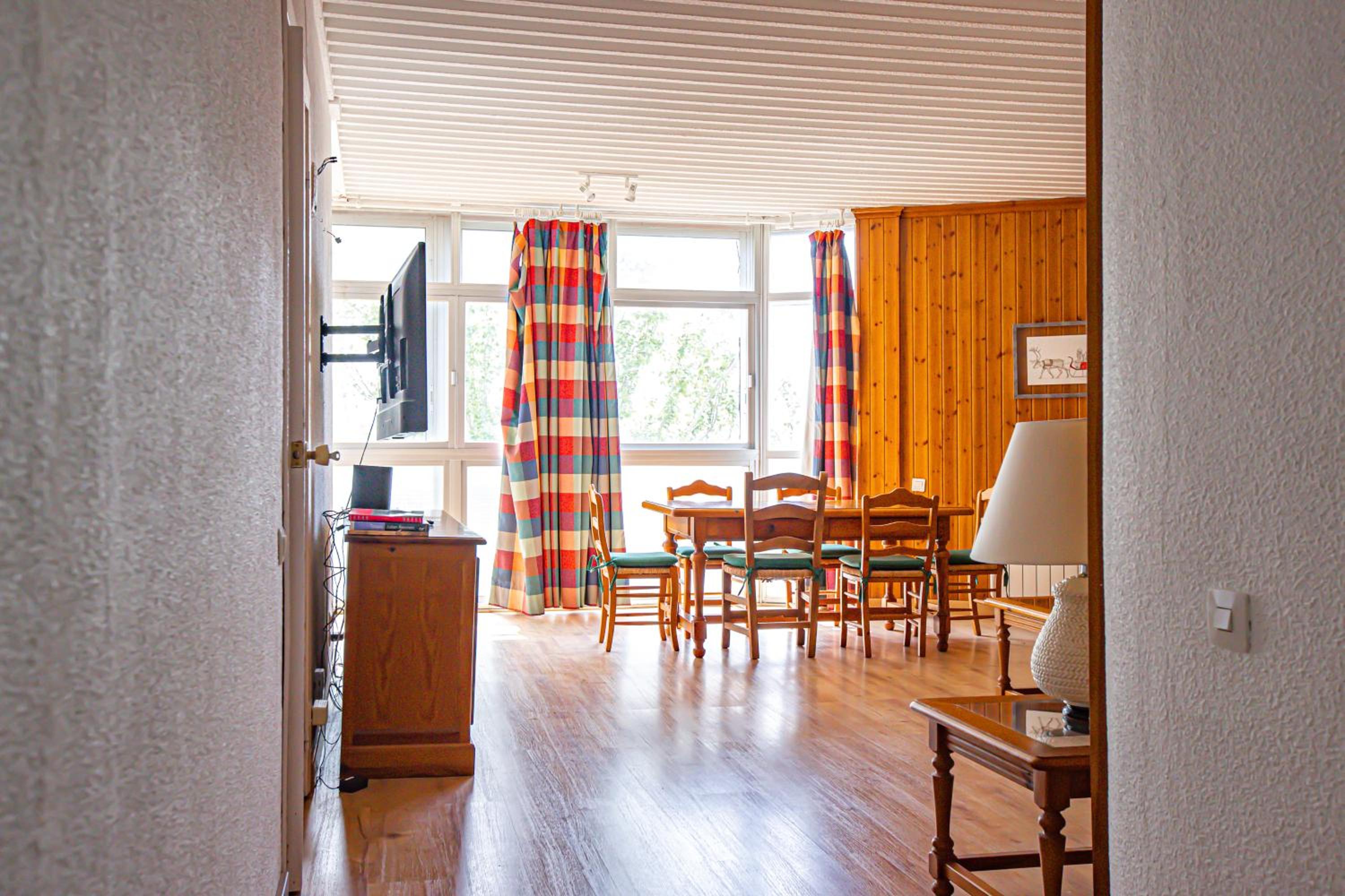 Three-Bedroom Apartment photo 3