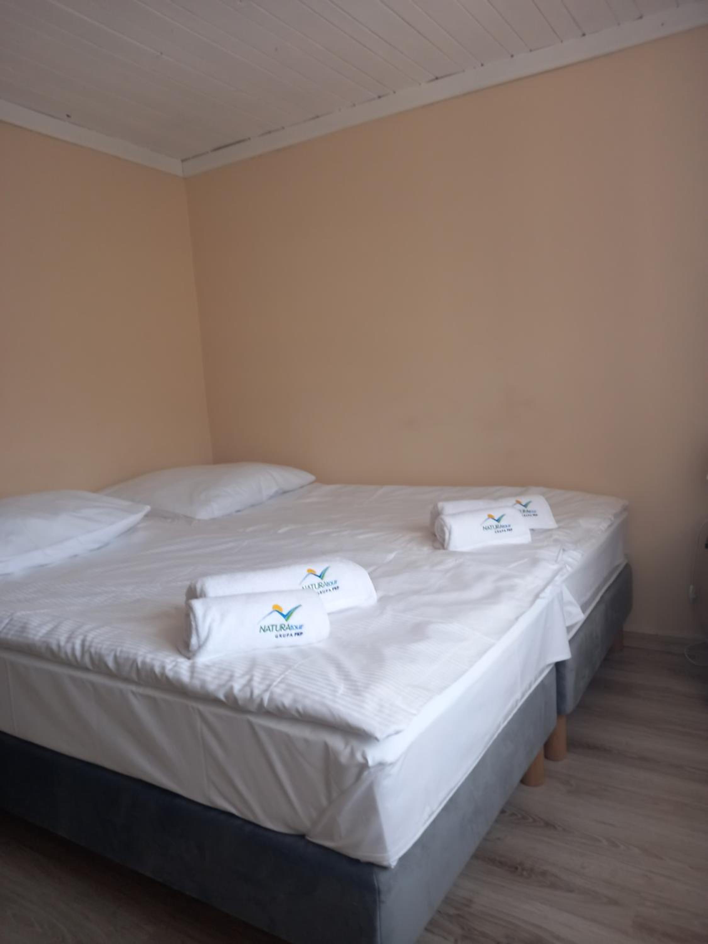 Small Double Room - Photo 12