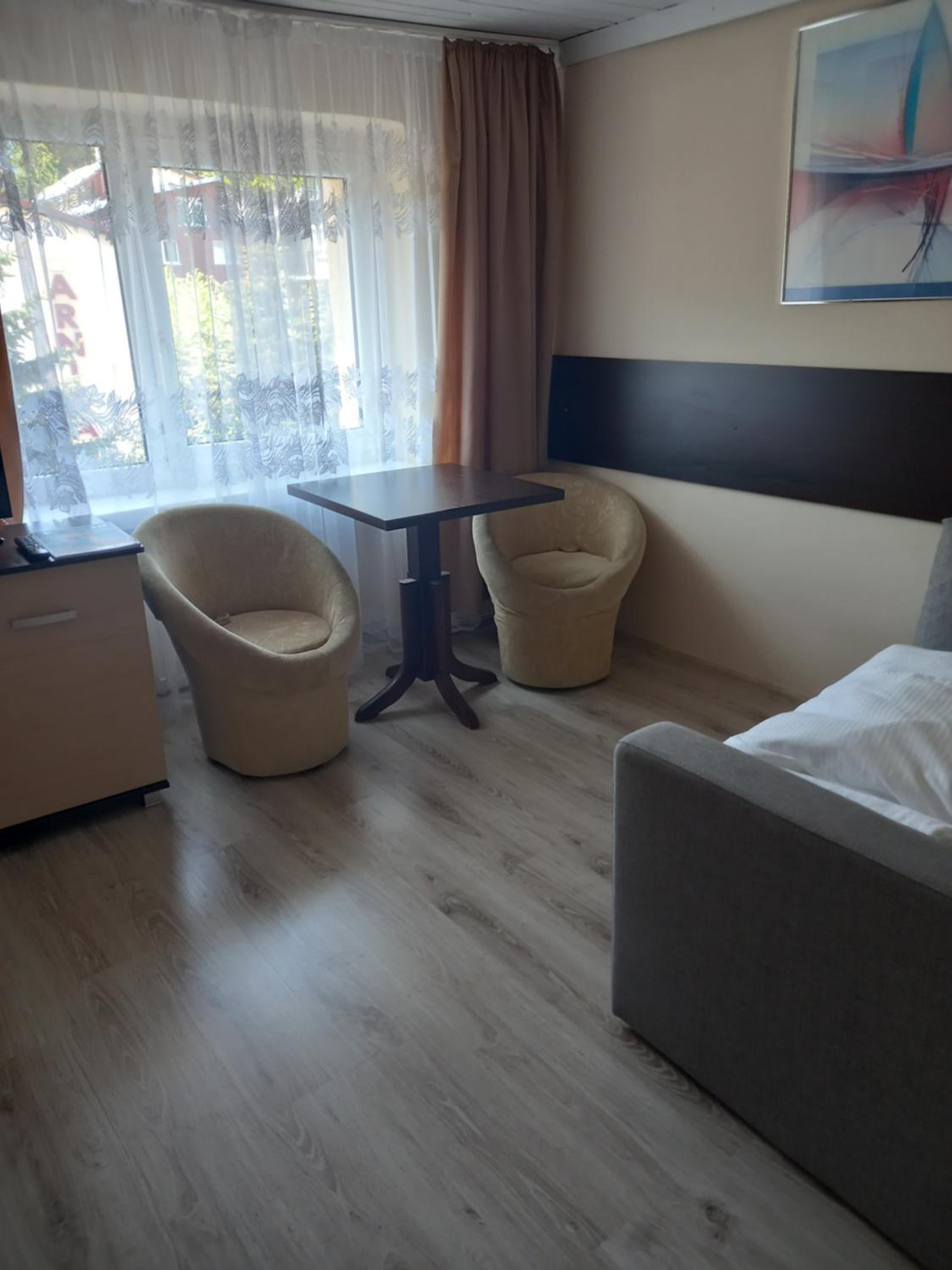 Triple Room - Photo 6