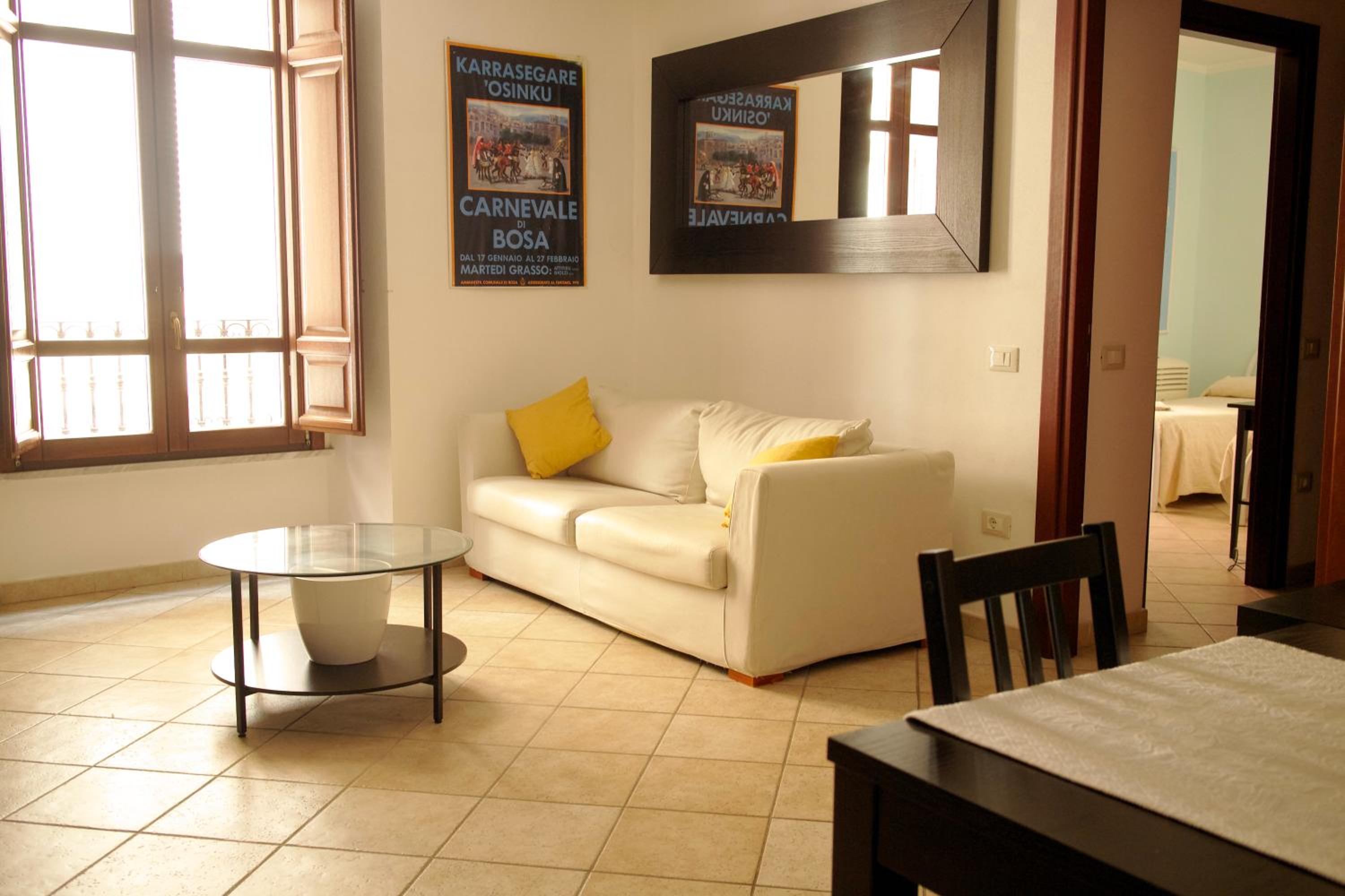 Two-Bedroom House with One Bathroom photo 3