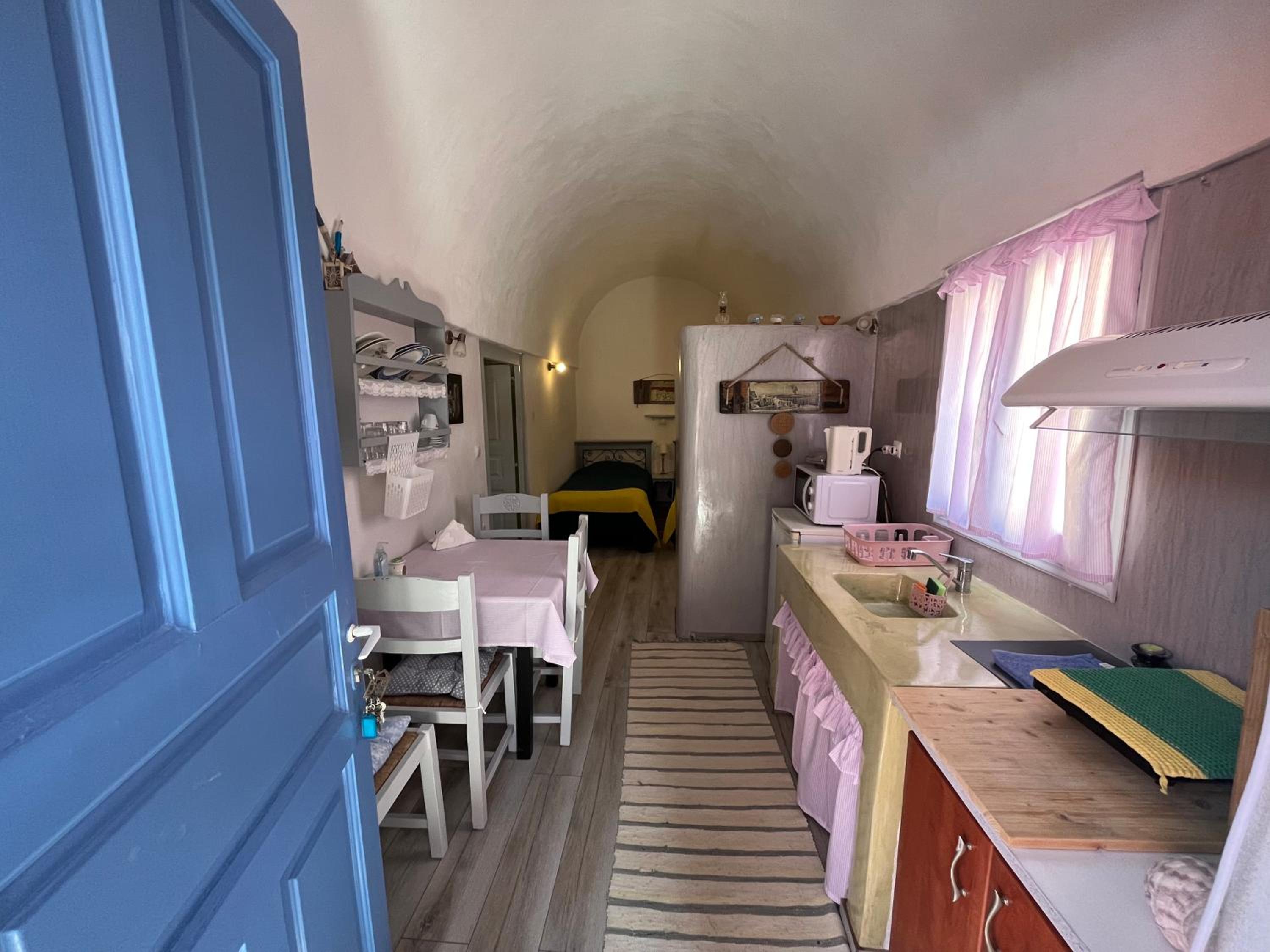 Junior Cave Apartment