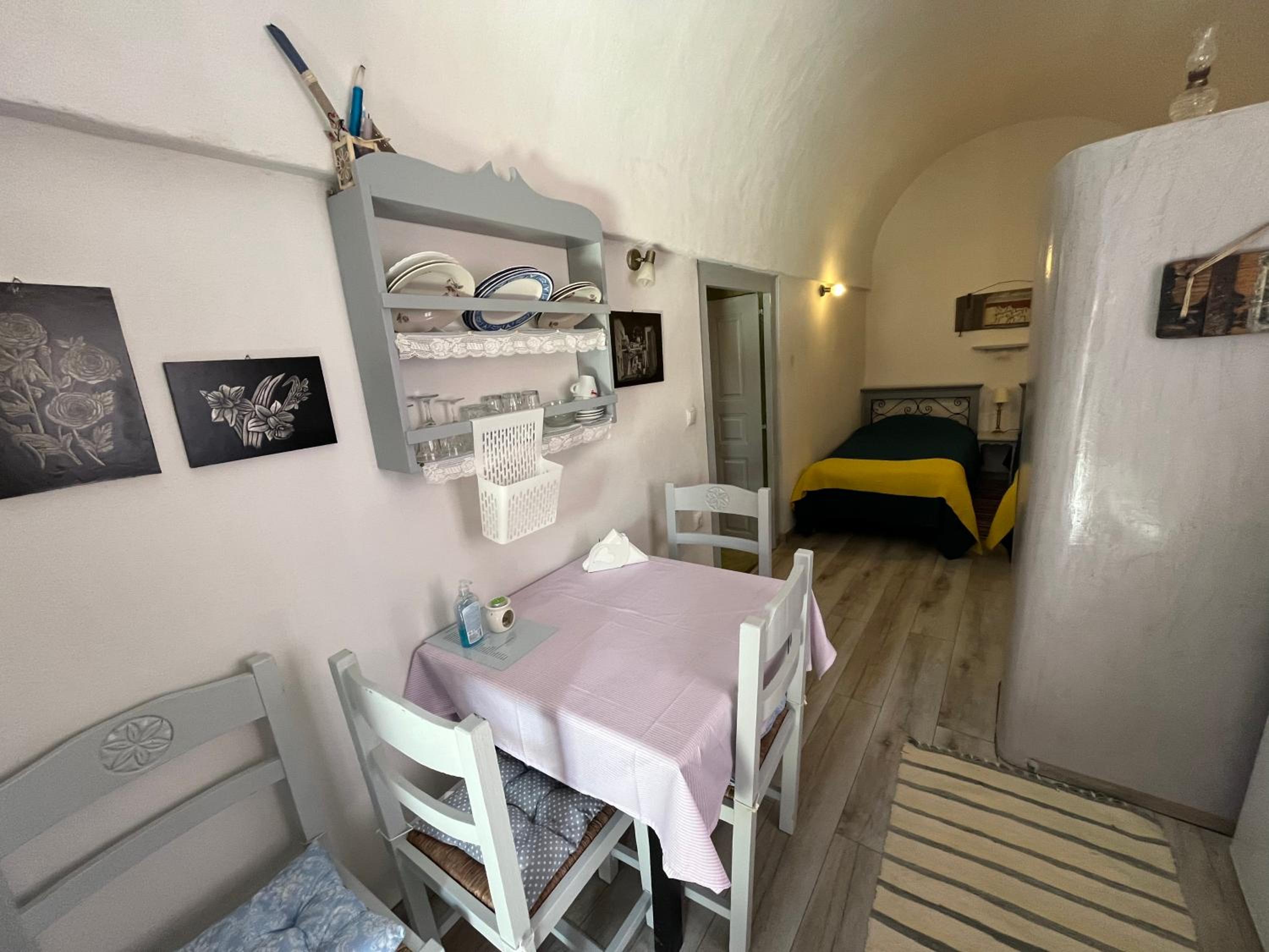 Junior Cave Apartment photo 2