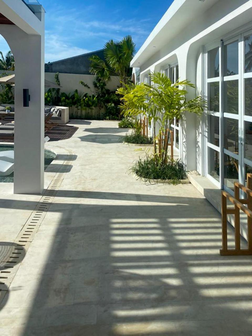 Three-Bedroom Villa - Photo 6