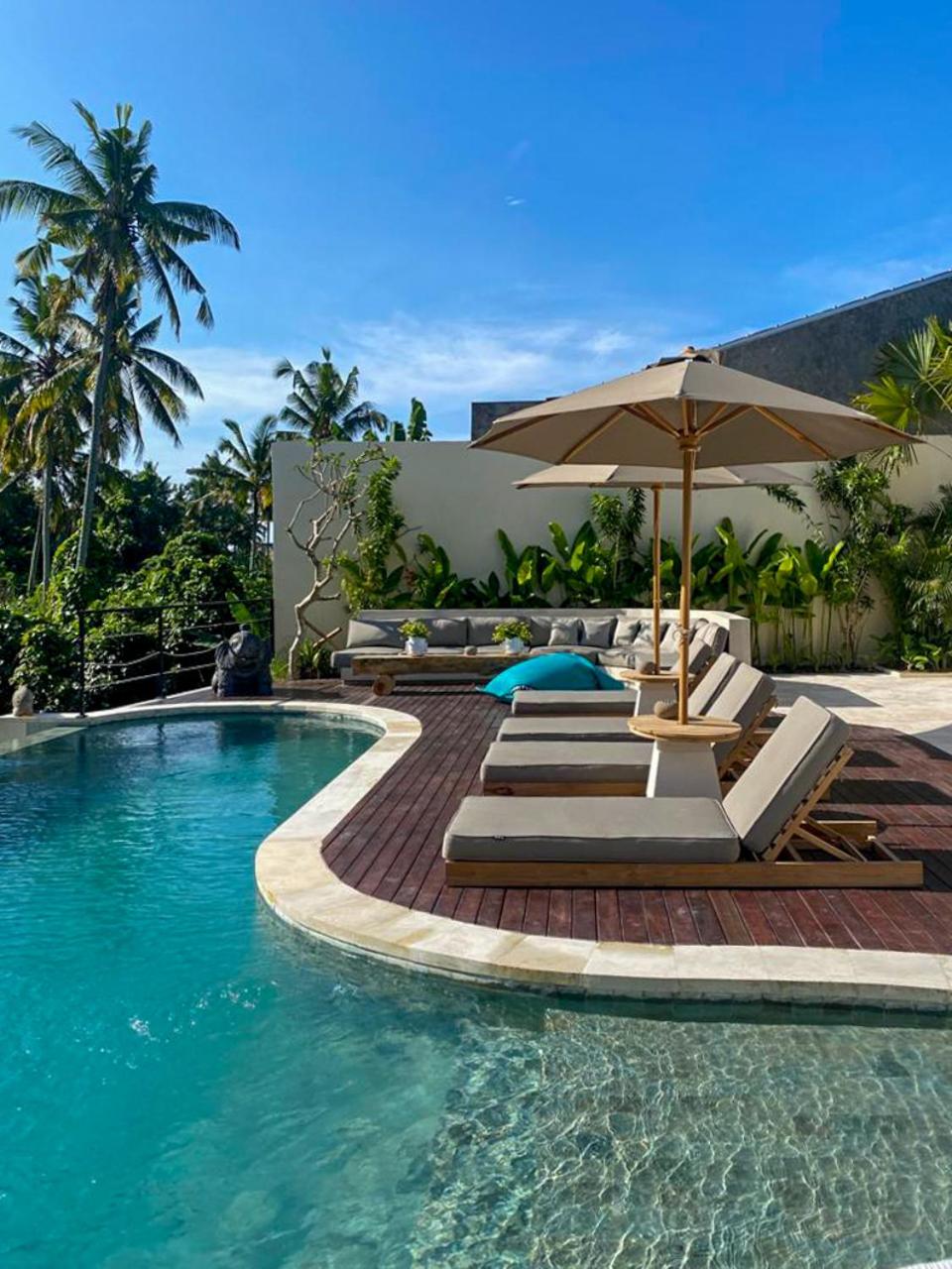Three-Bedroom Villa - Photo 4