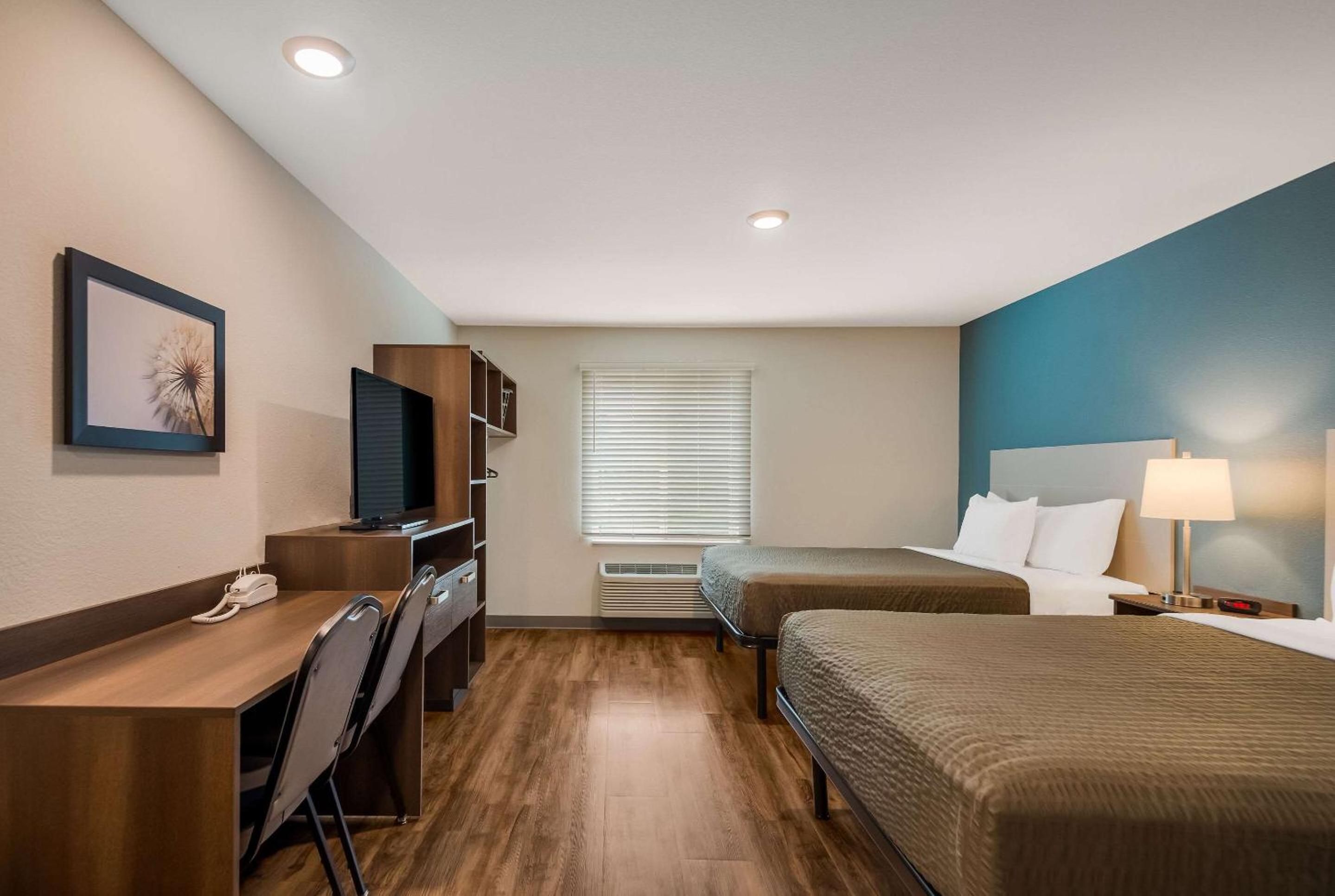 Quadruple Room with Two Queen Beds - Non Smoking