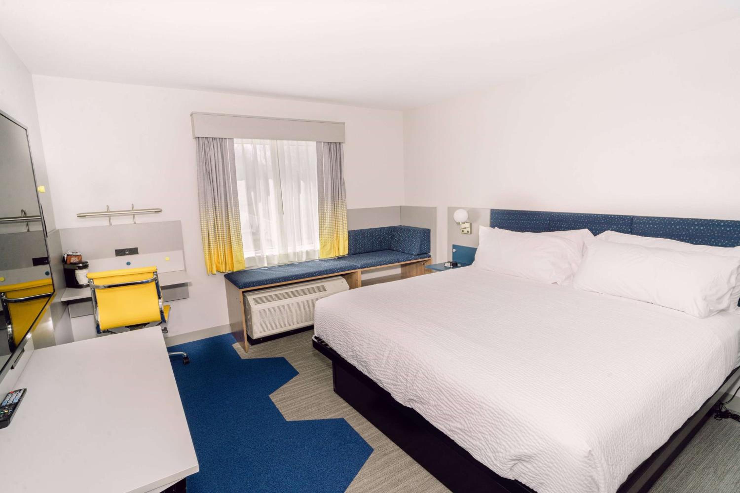 King Room - Mobility Access/Non-Smoking - Photo 1