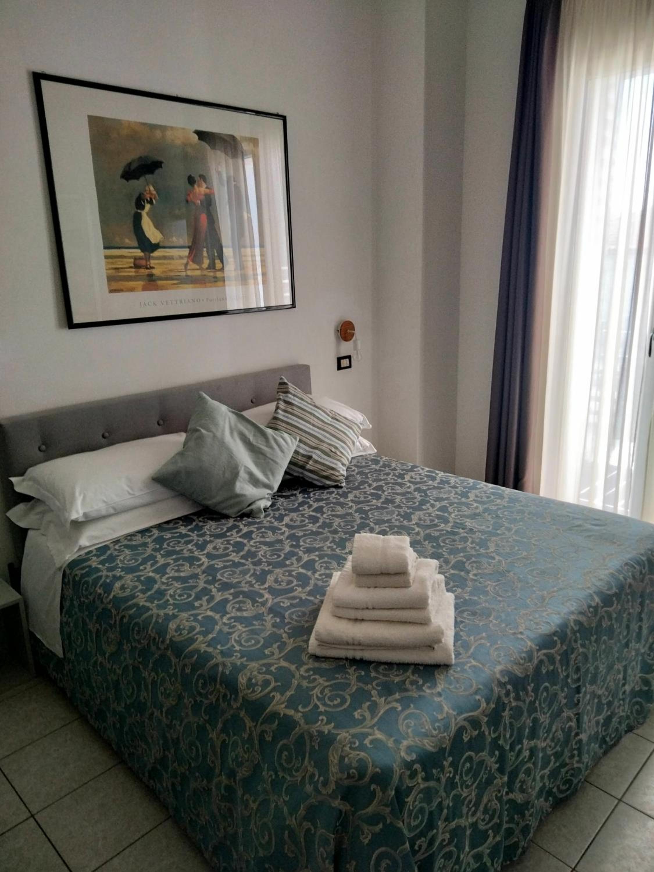 Economy Triple Room - Photo 2