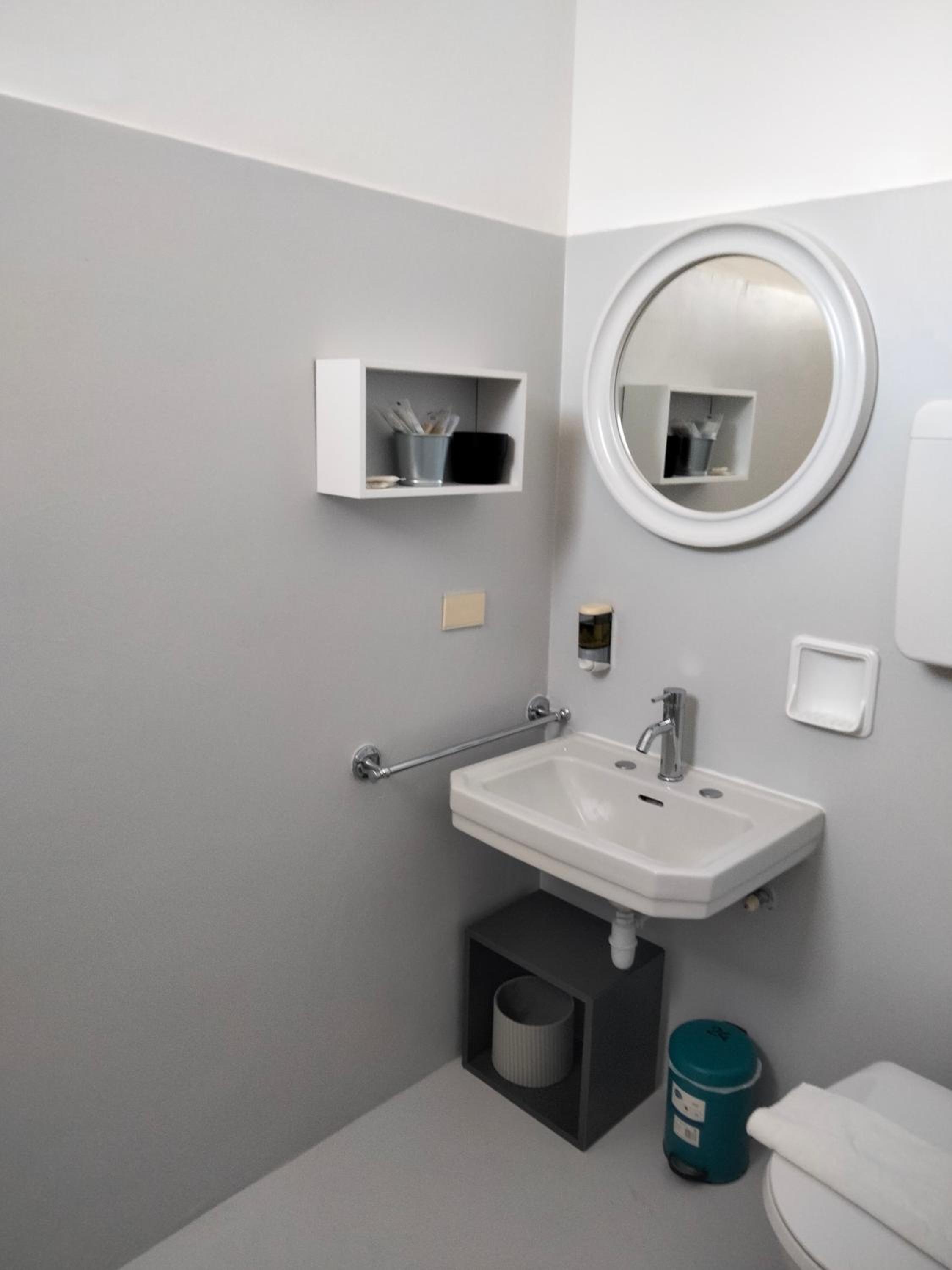 Economy Triple Room - Photo 3