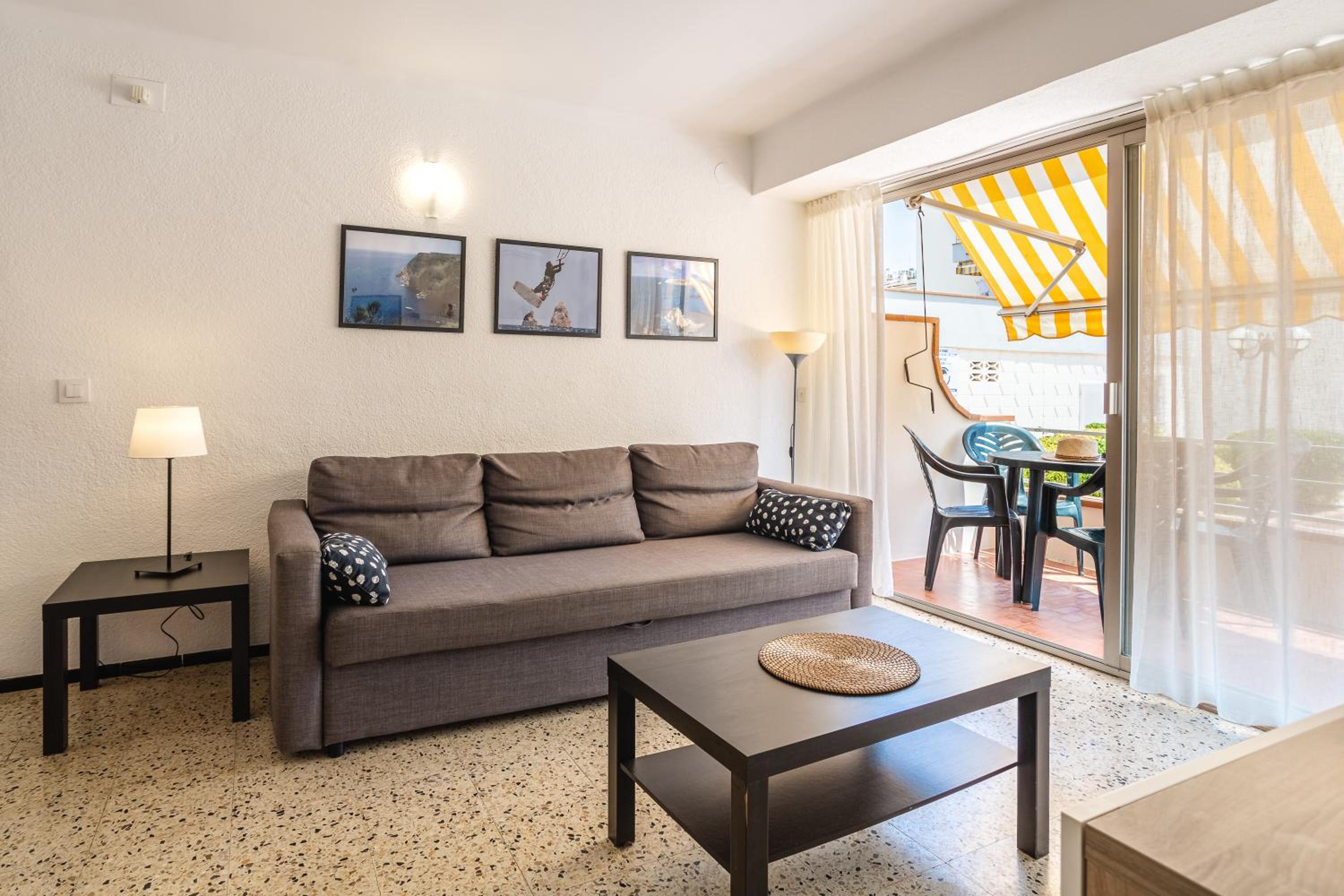 Apartamento de un dormitorio superior con balcón