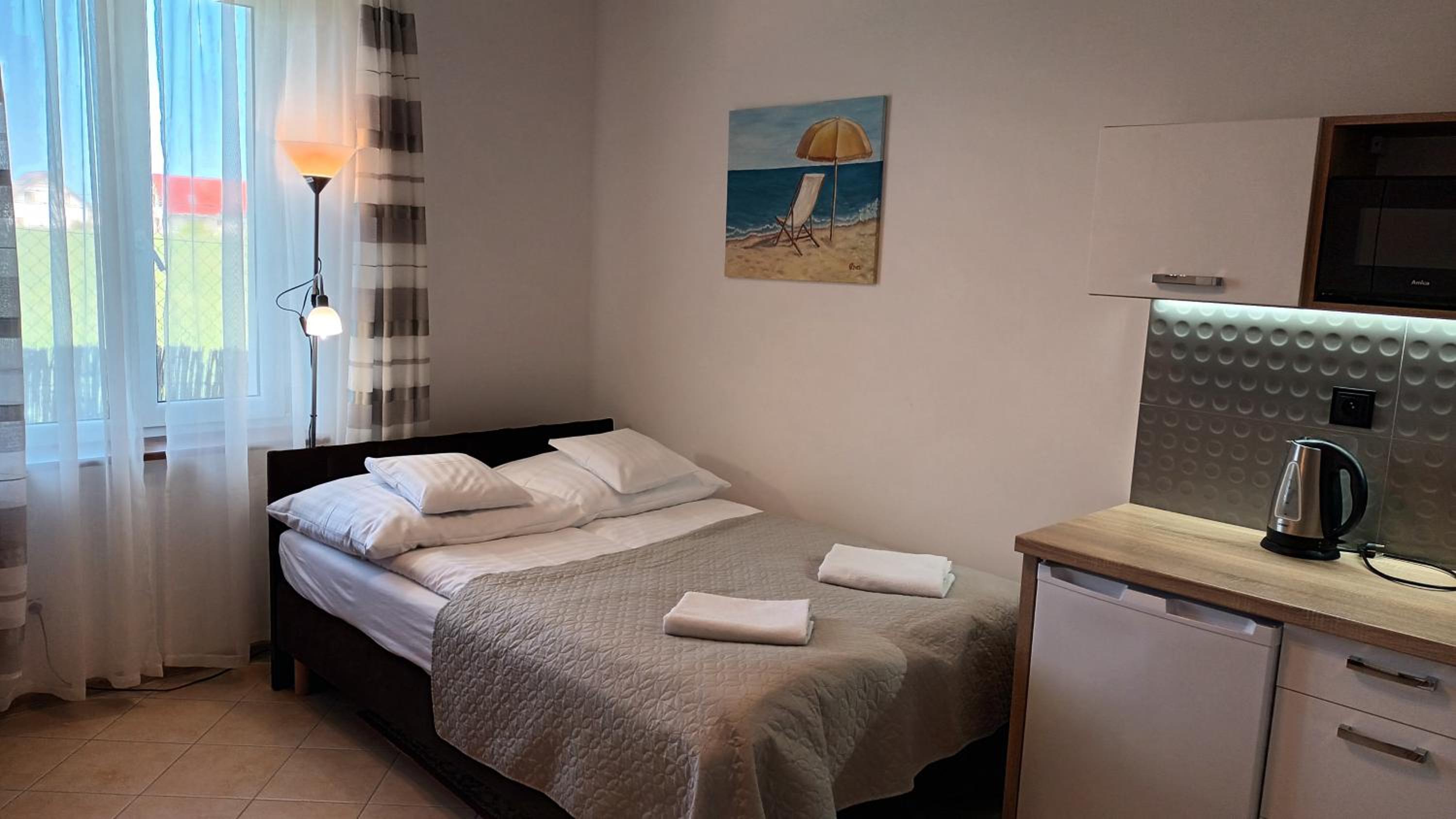Deluxe Double Room (2 Adults + 1 Child) - Photo 1