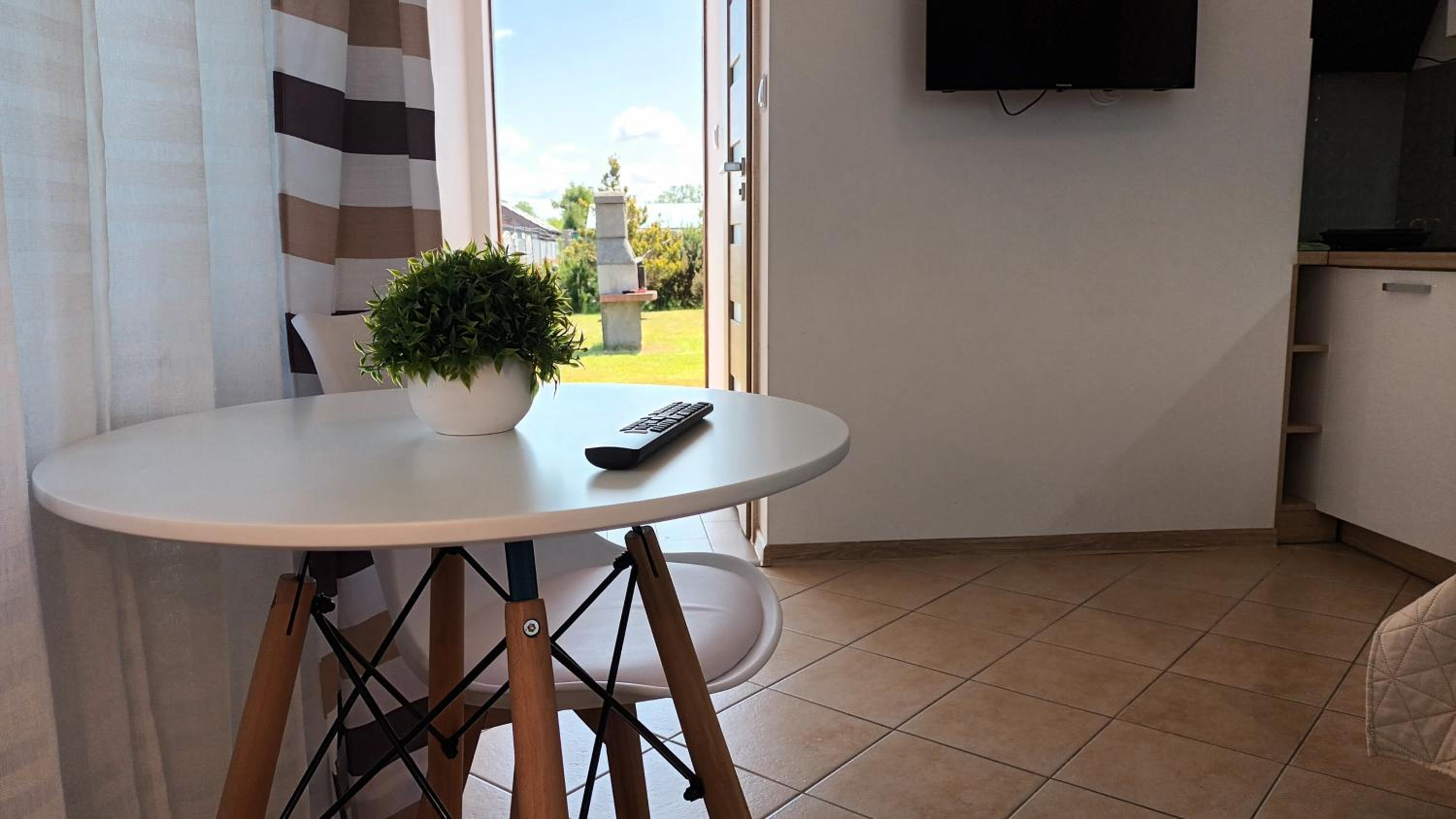 Deluxe Double Room (2 Adults + 1 Child) - Photo 2