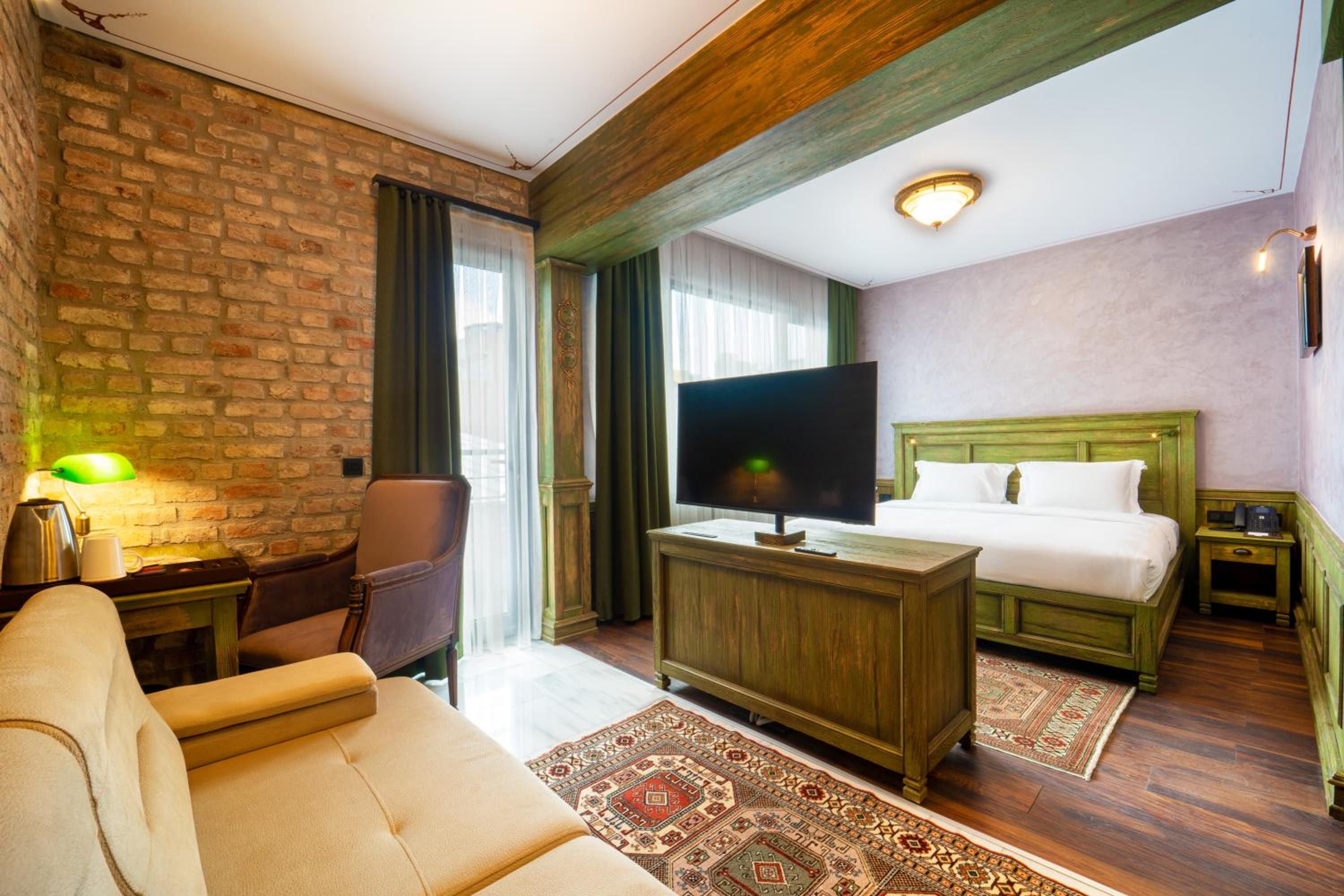 Standard King Room photo 3