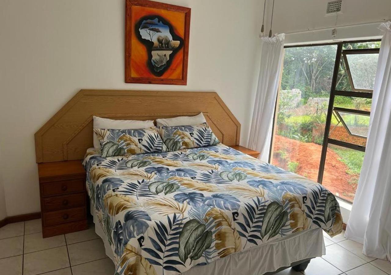Four-Bedroom House photo 2