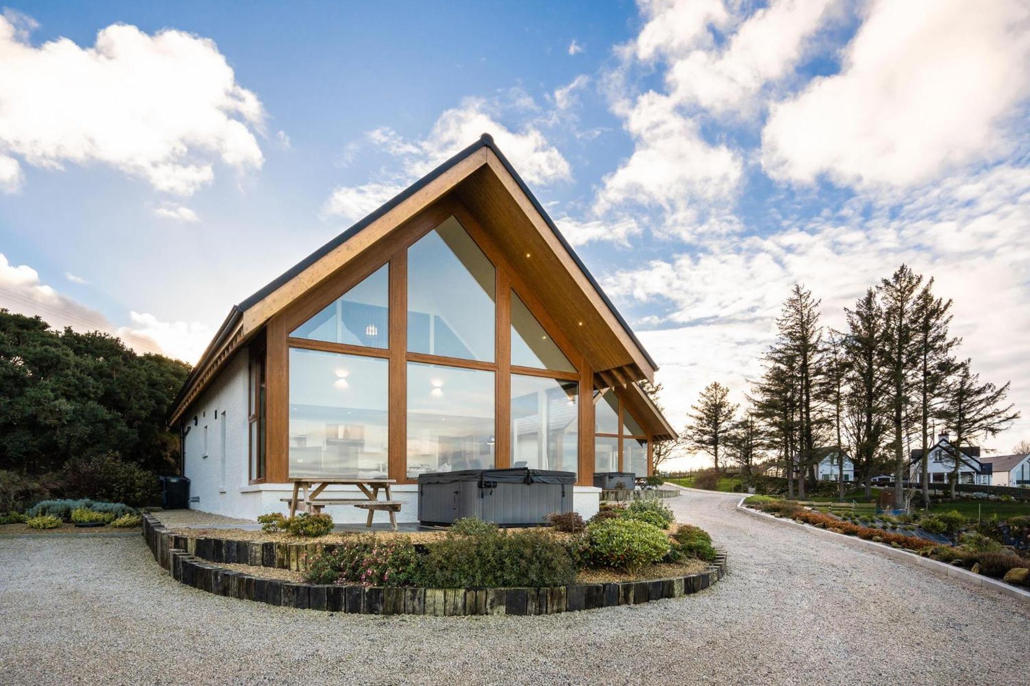 Three-Bedroom Chalet - Photo 2