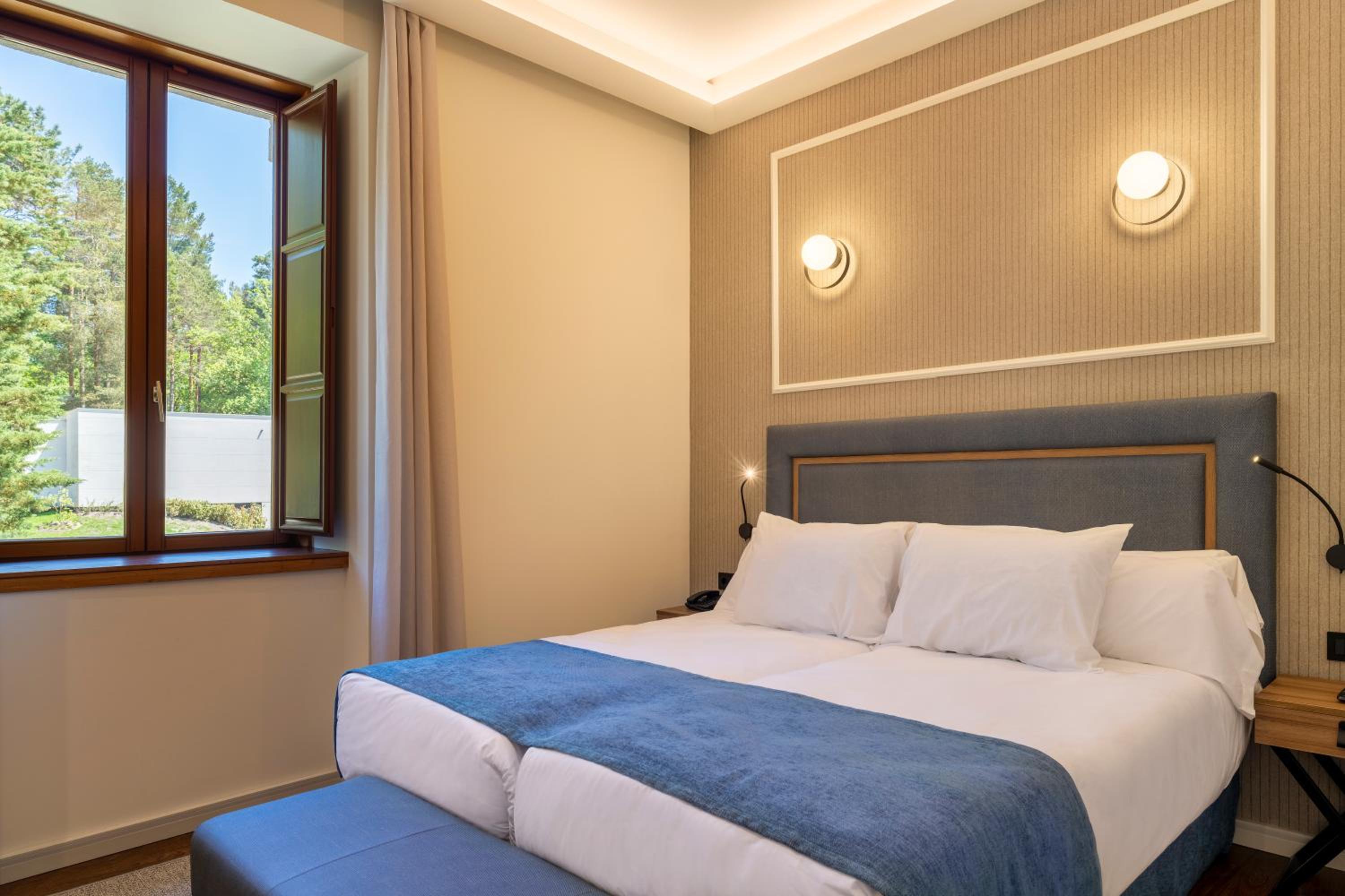 Double or Twin Room - Photo 1