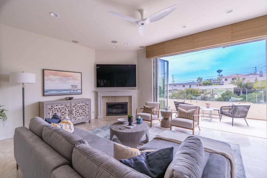 Family Room photo 1
