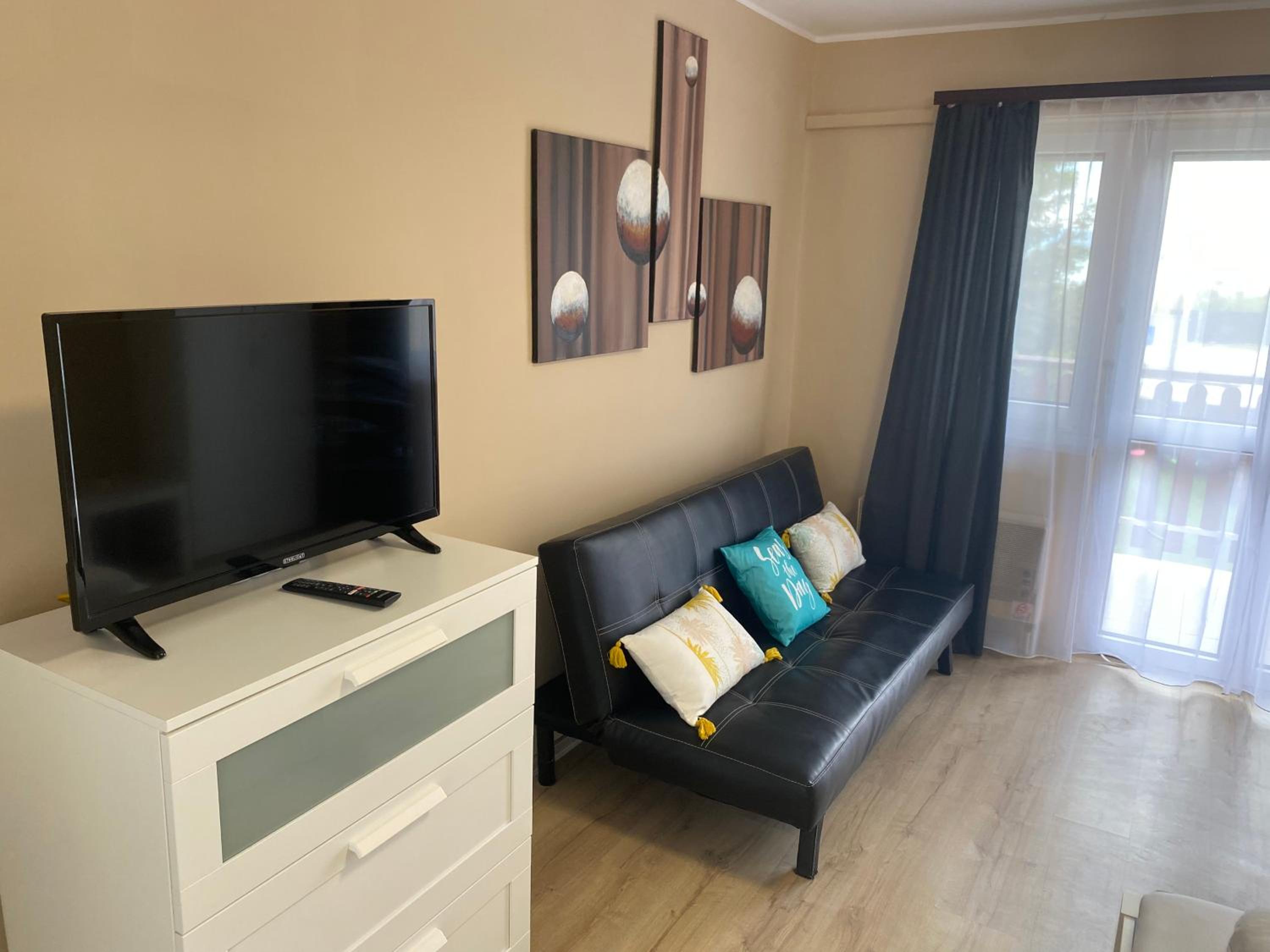 Apartment with Balcony photo 1
