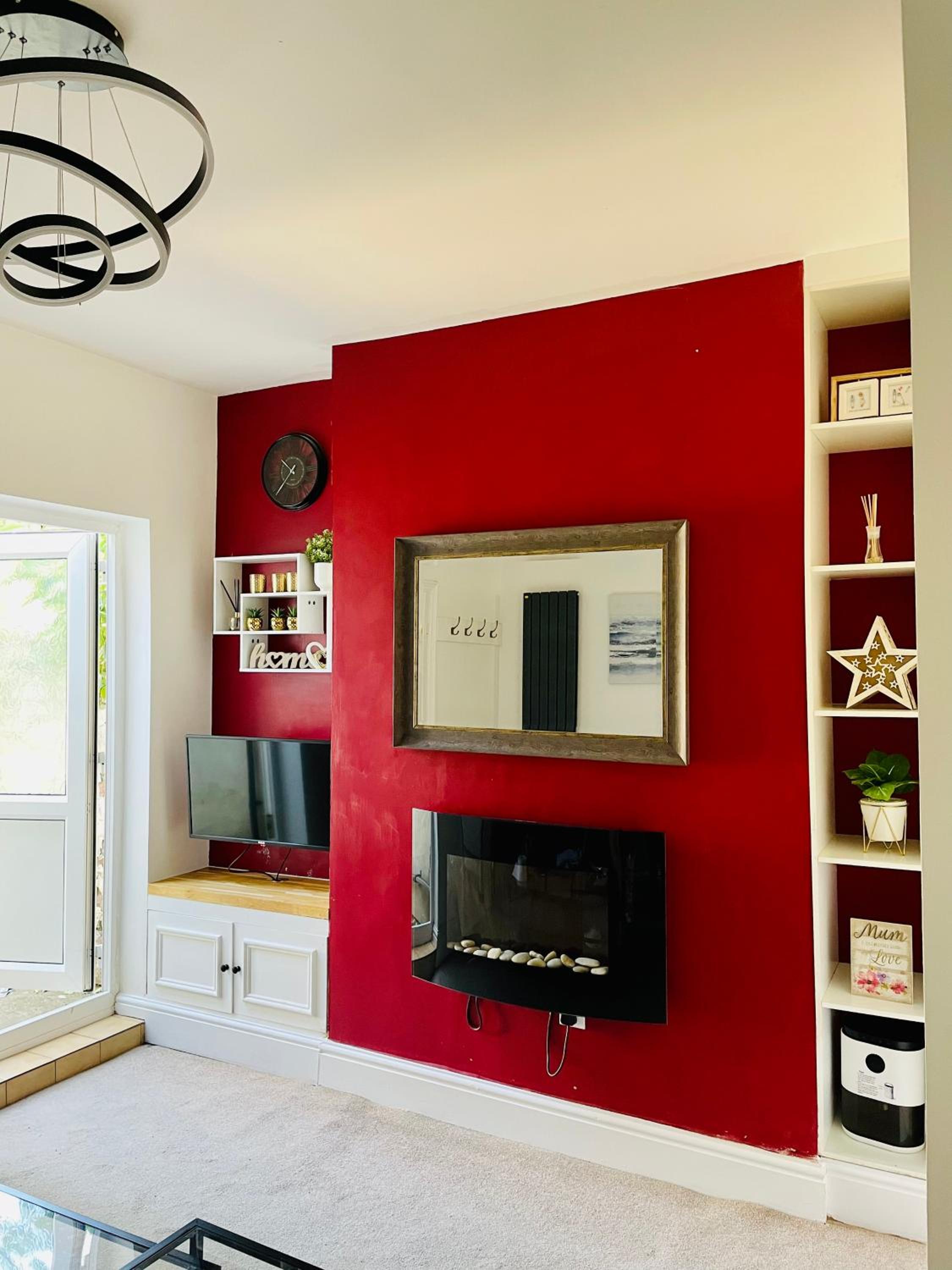 Three-Bedroom House - Photo 2