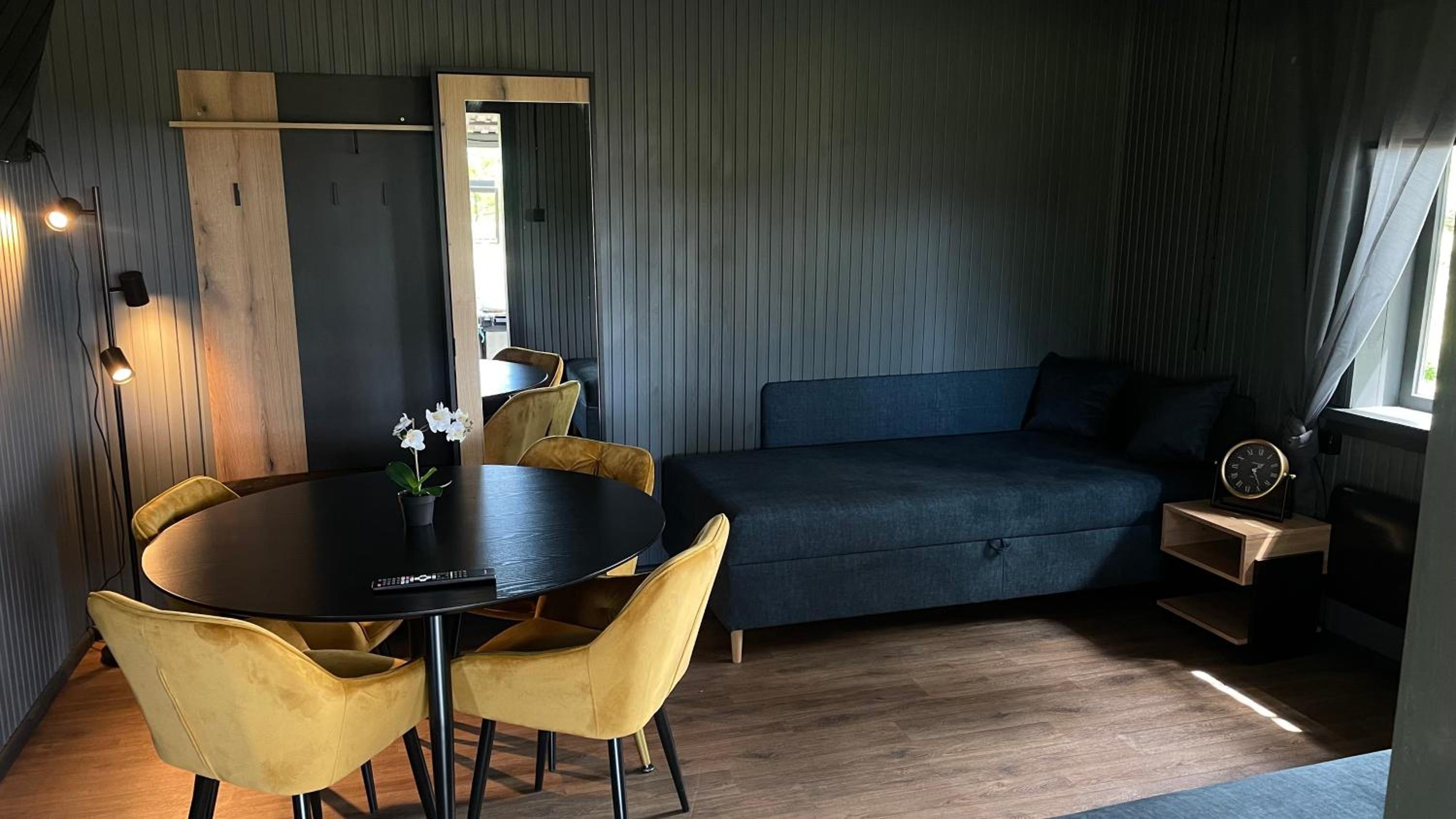 Two-Bedroom House - Photo 7