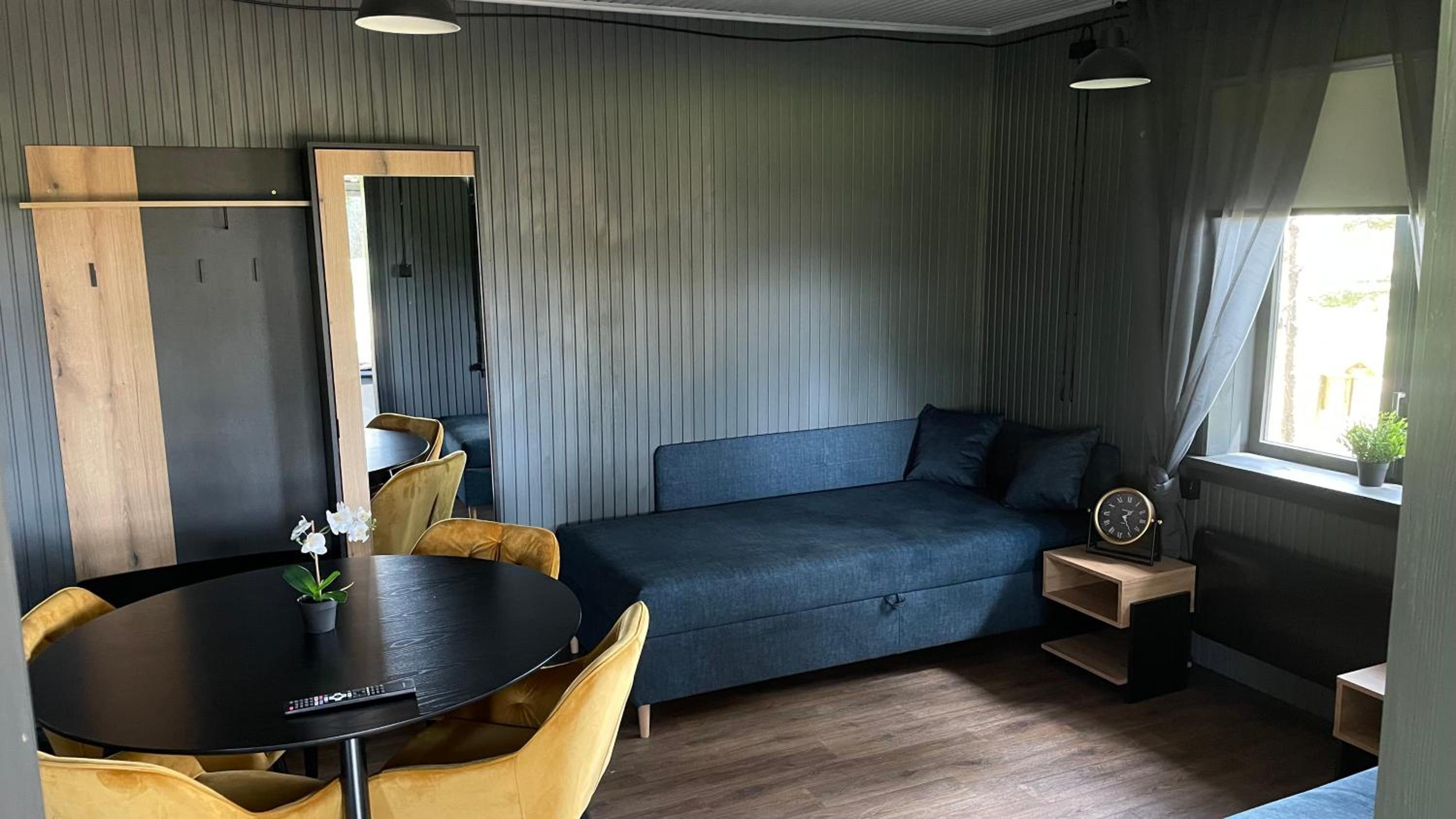 Two-Bedroom House - Photo 3