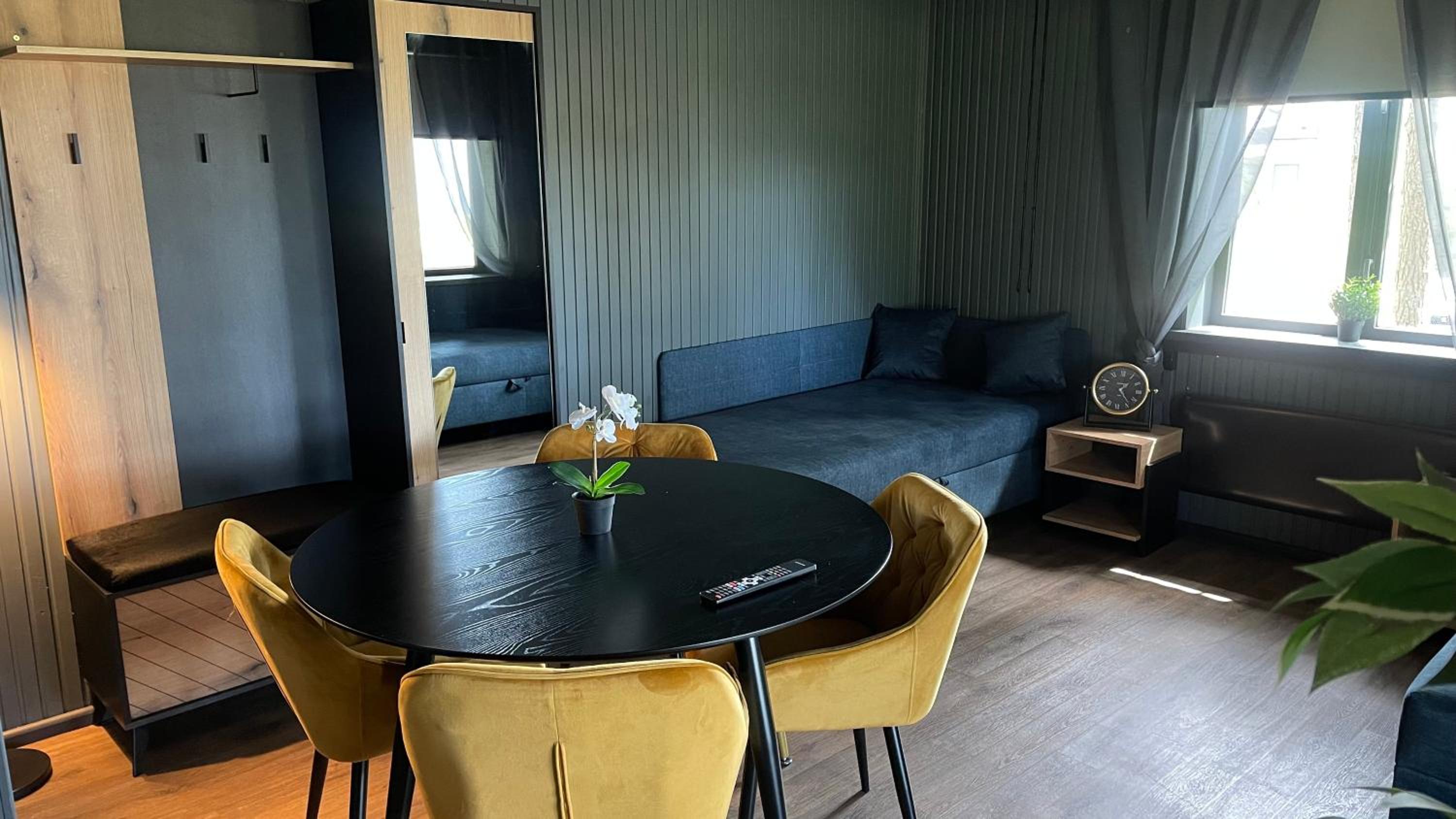 Two-Bedroom House - Photo 19