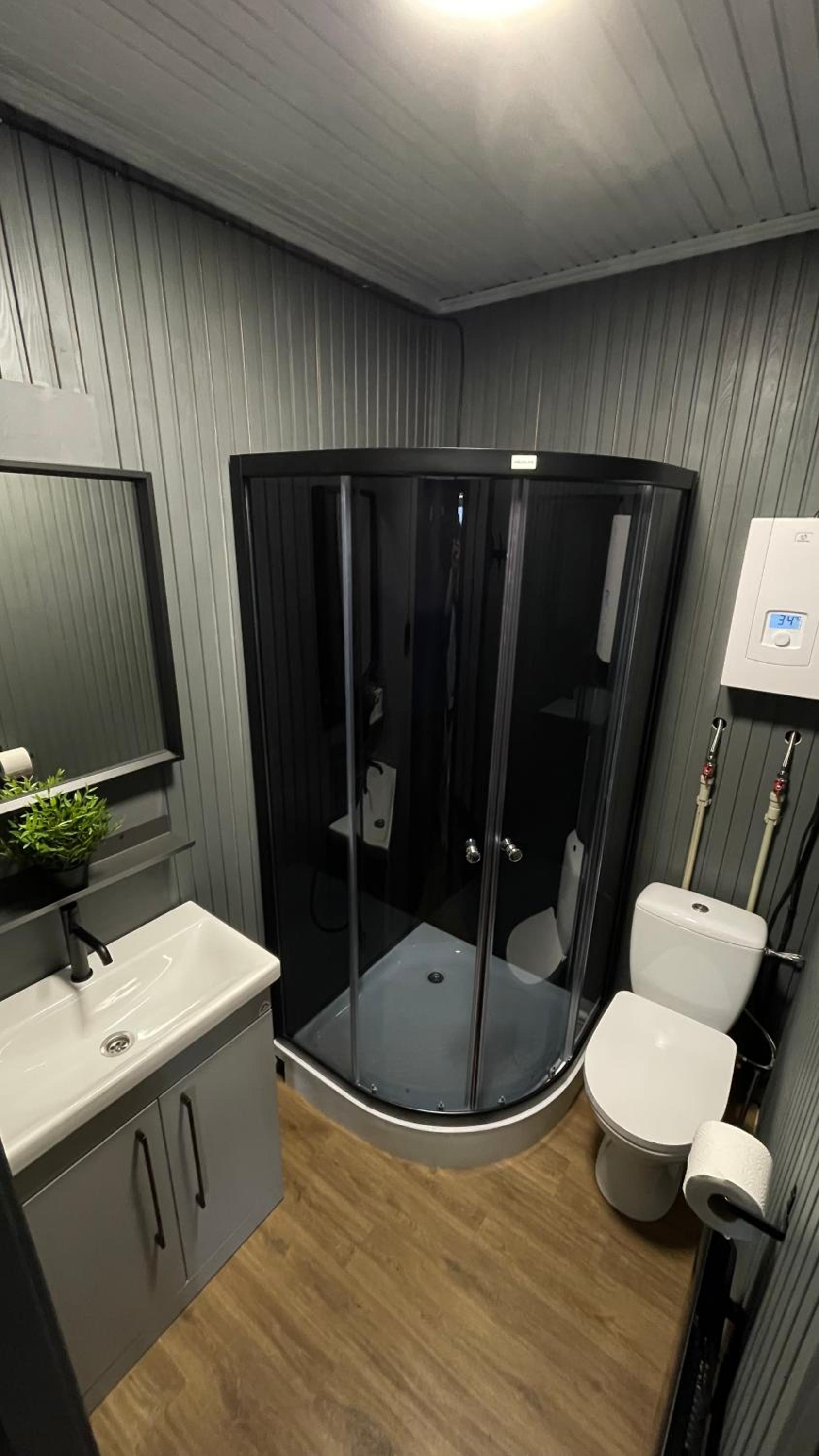 Two-Bedroom House - Photo 20