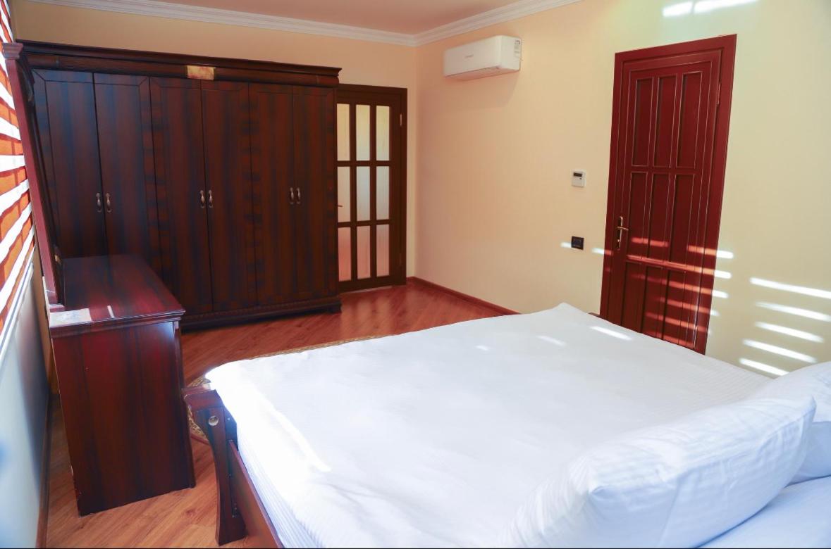 Villa photo 1