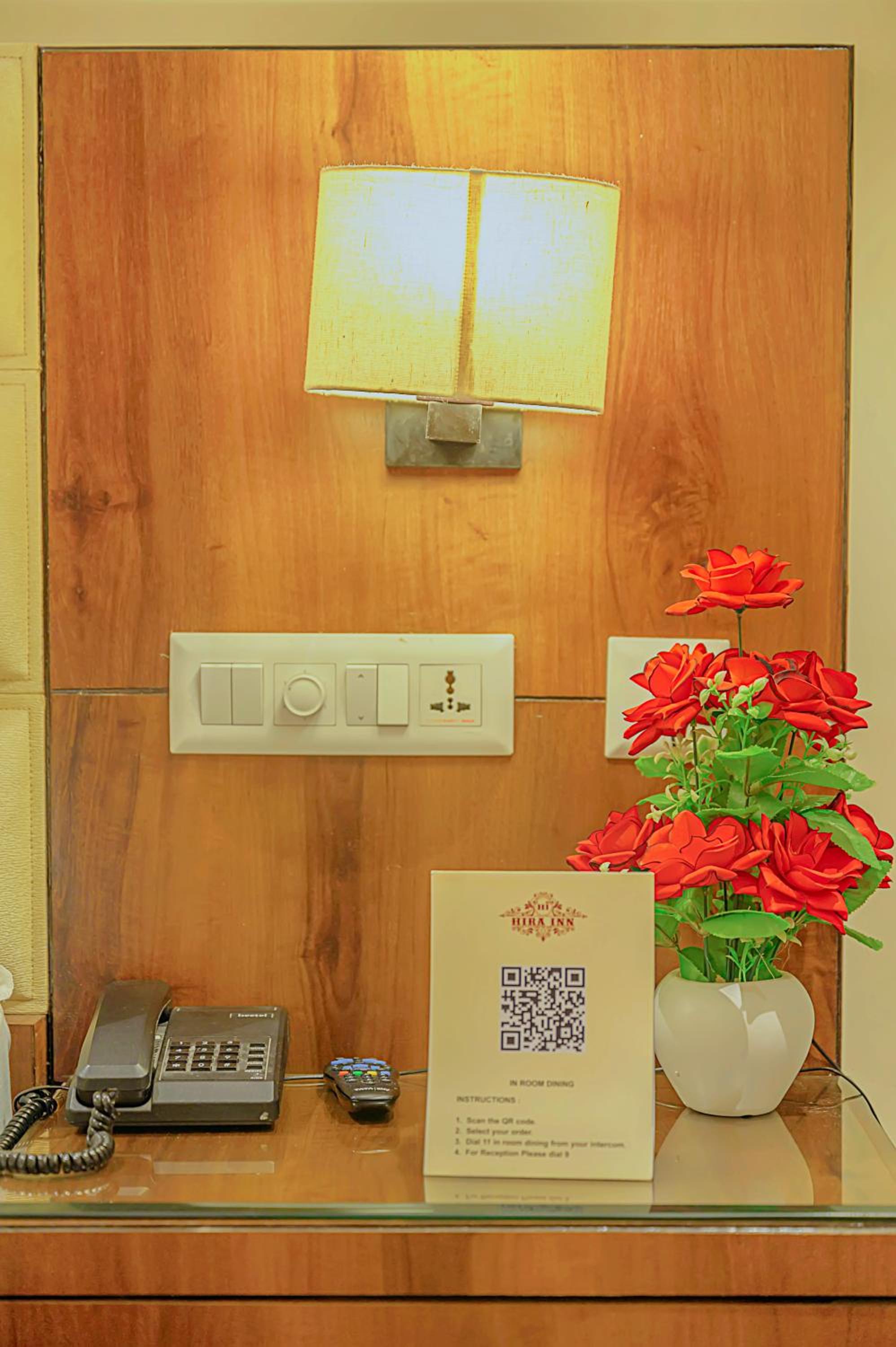 Deluxe Room - Photo 16