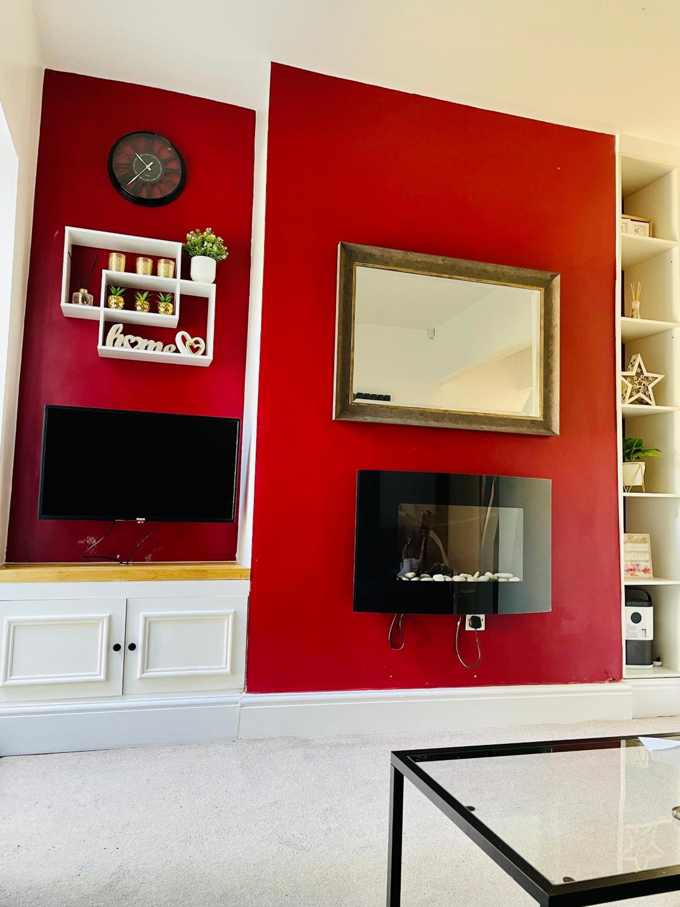 Three-Bedroom House - Photo 18