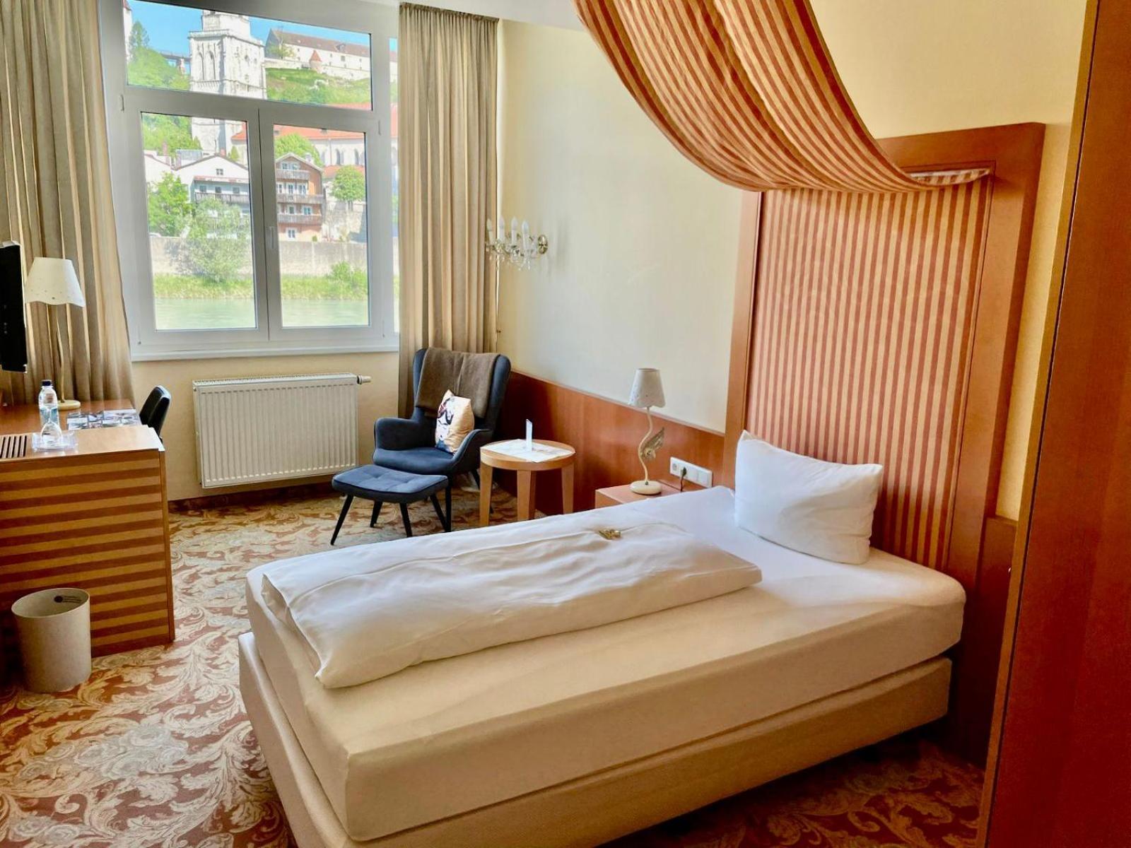 Single Room with Castle View