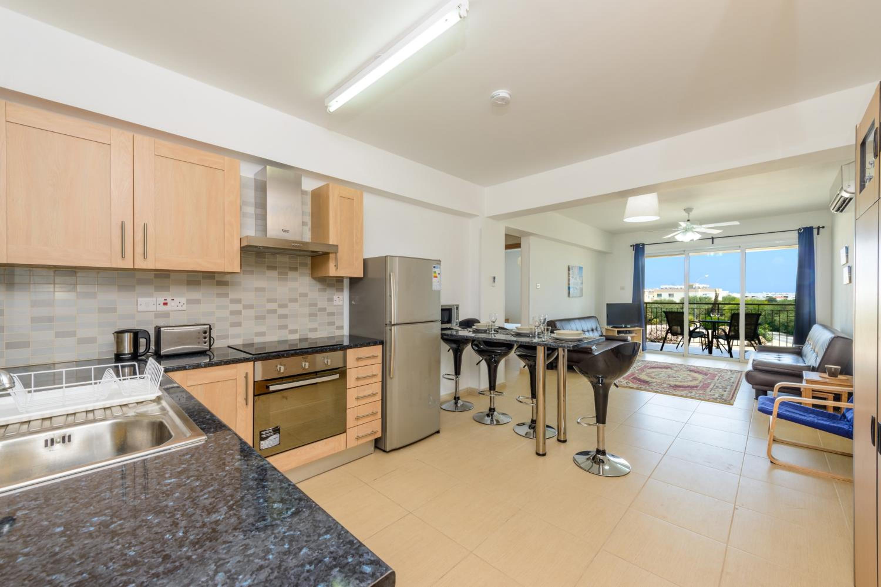 Superior Three-Bedroom Apartment photo 2
