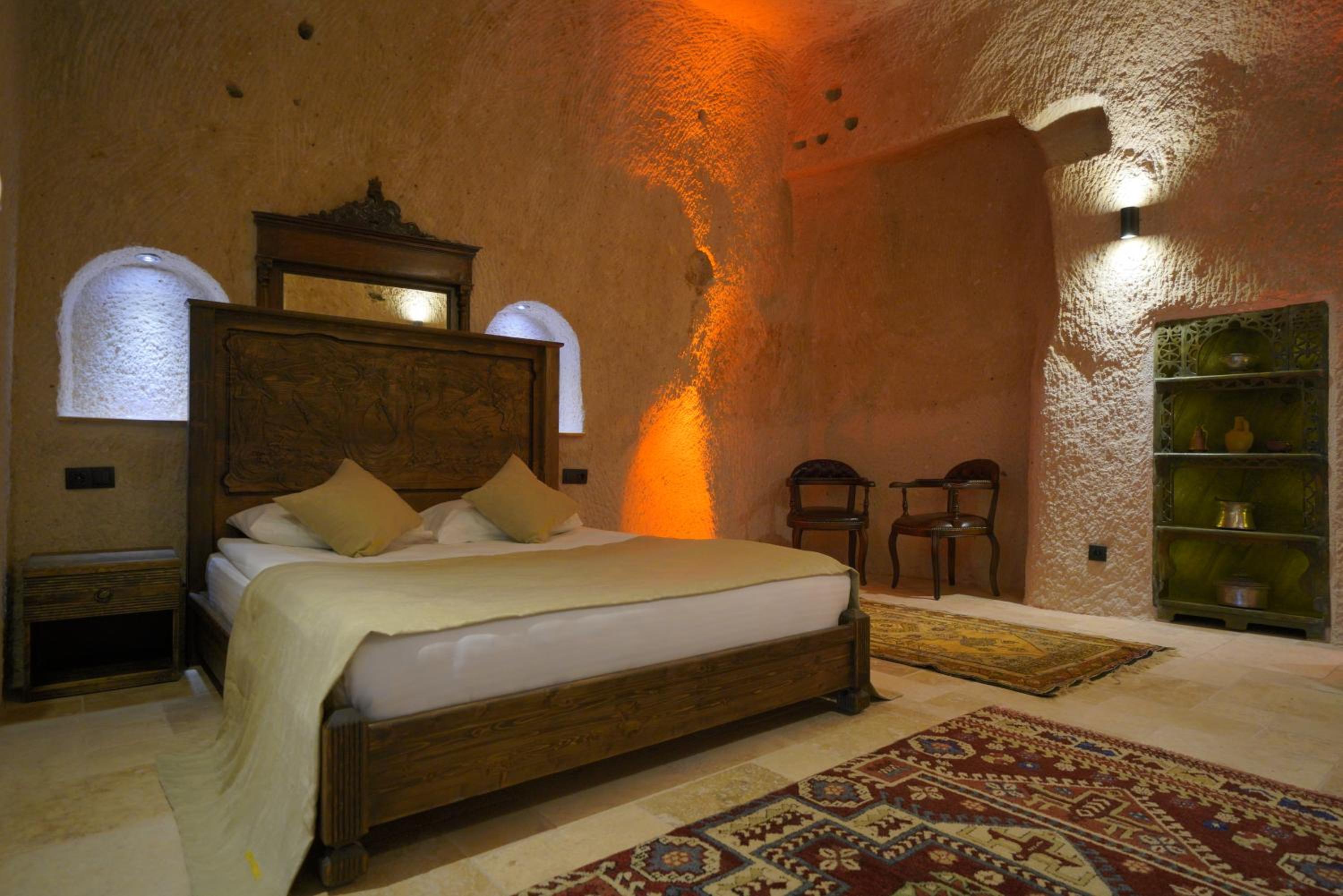 Deluxe Room thumbnail 6