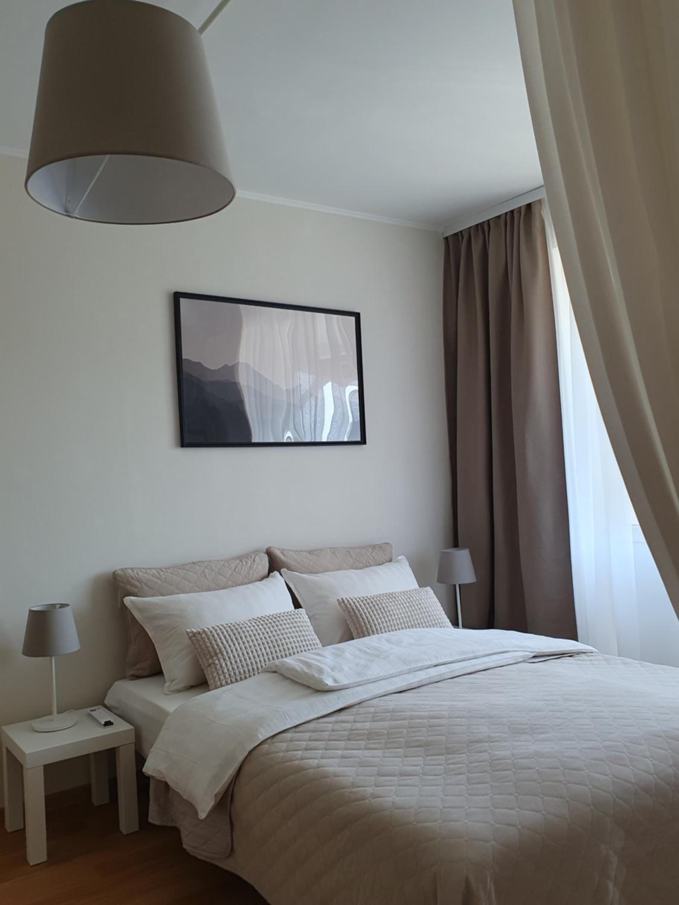 One-Bedroom Apartment photo 1