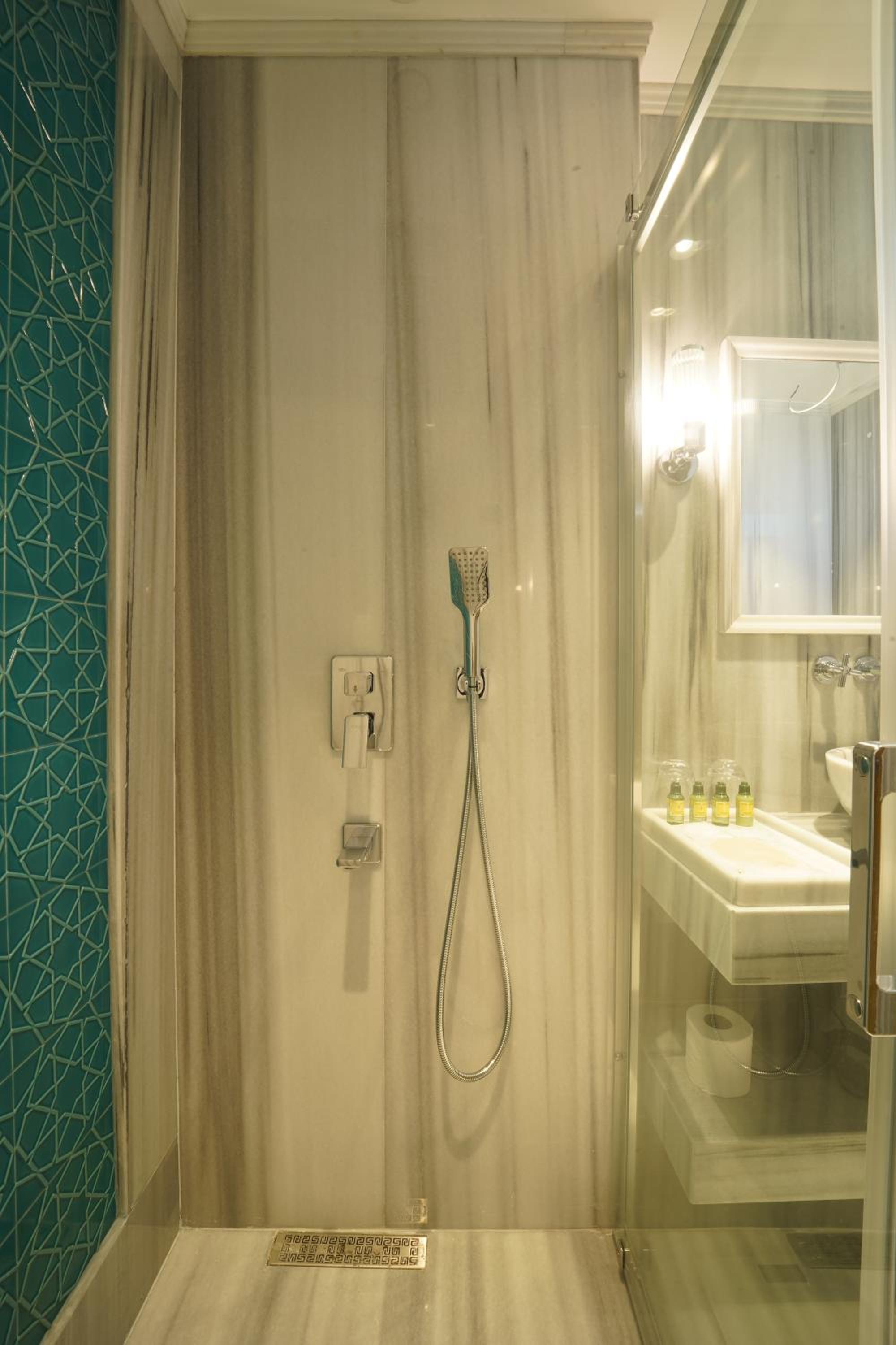 Superior King Room photo 2