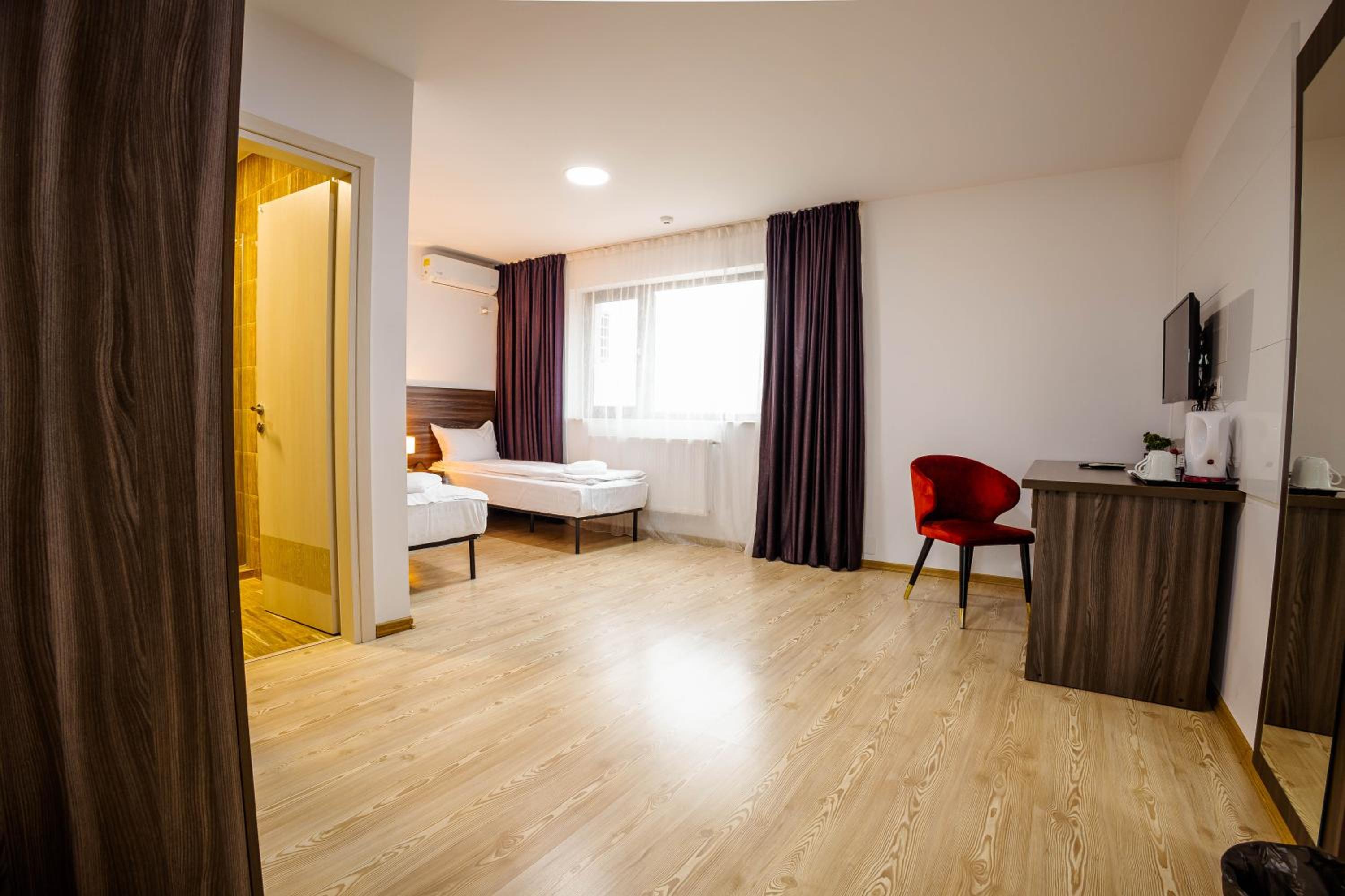 Twin Room - Photo 4