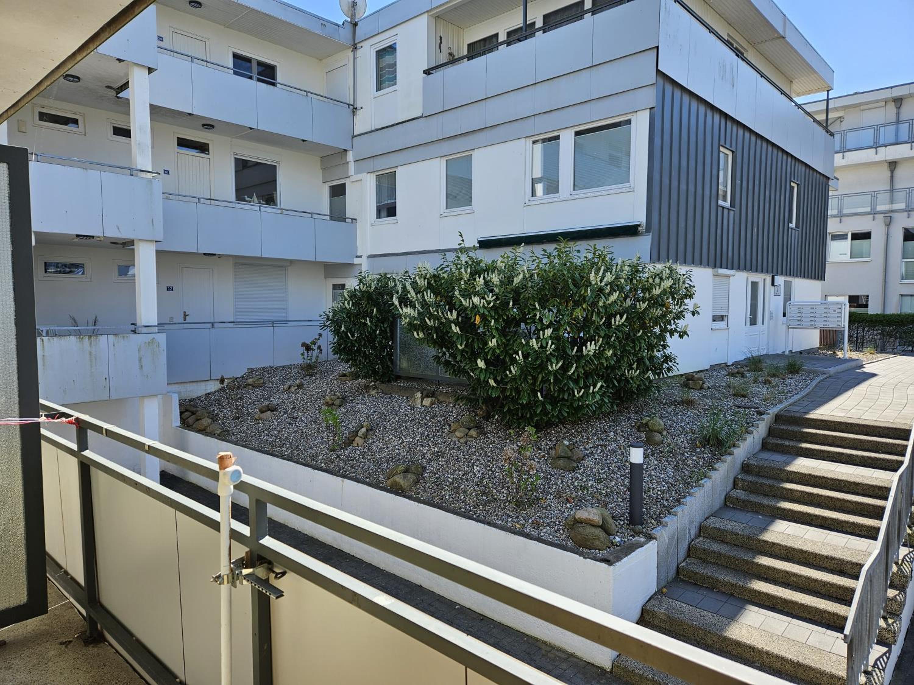 Apartment with Balcony photo 3