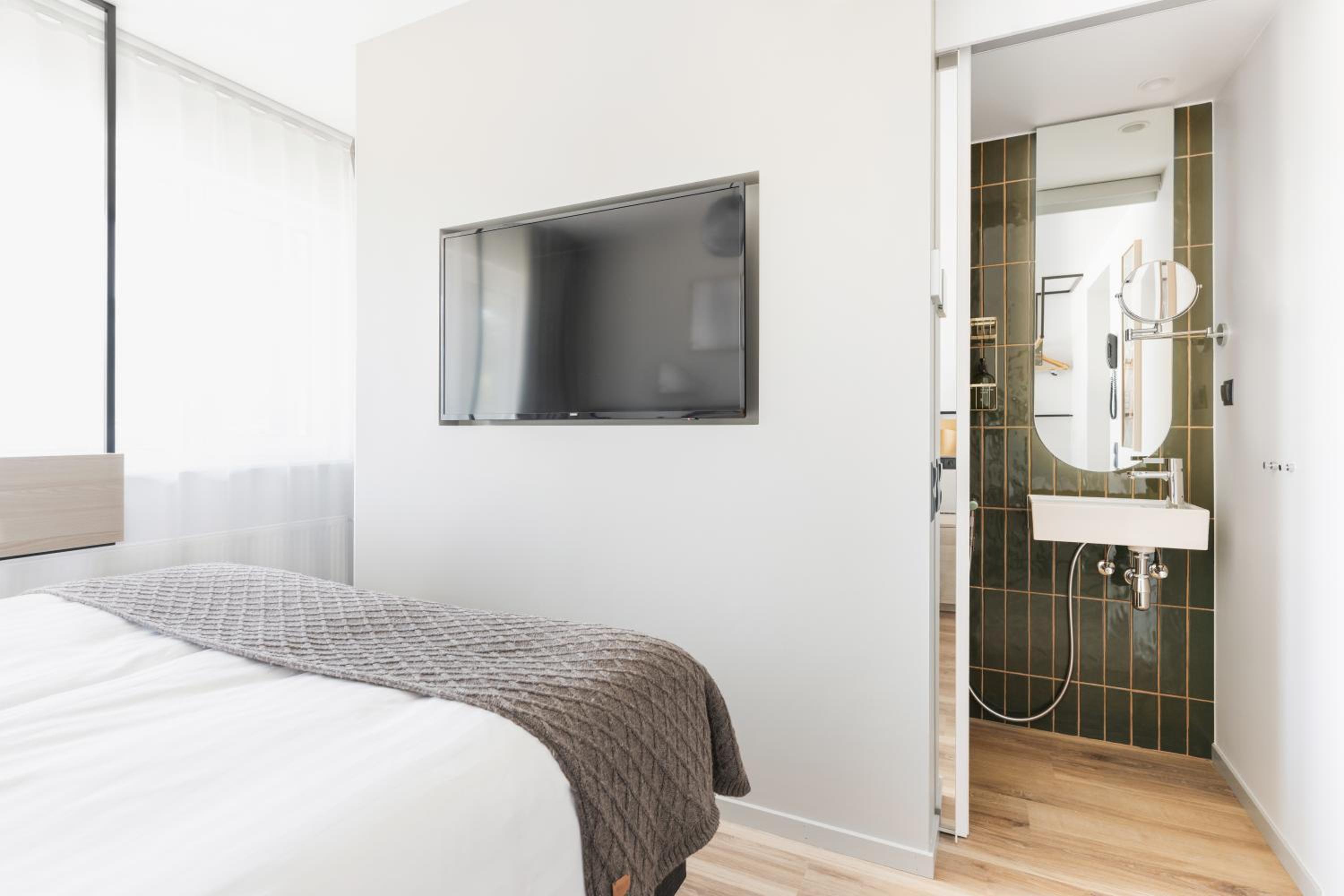 Classic Double Room - Photo 8