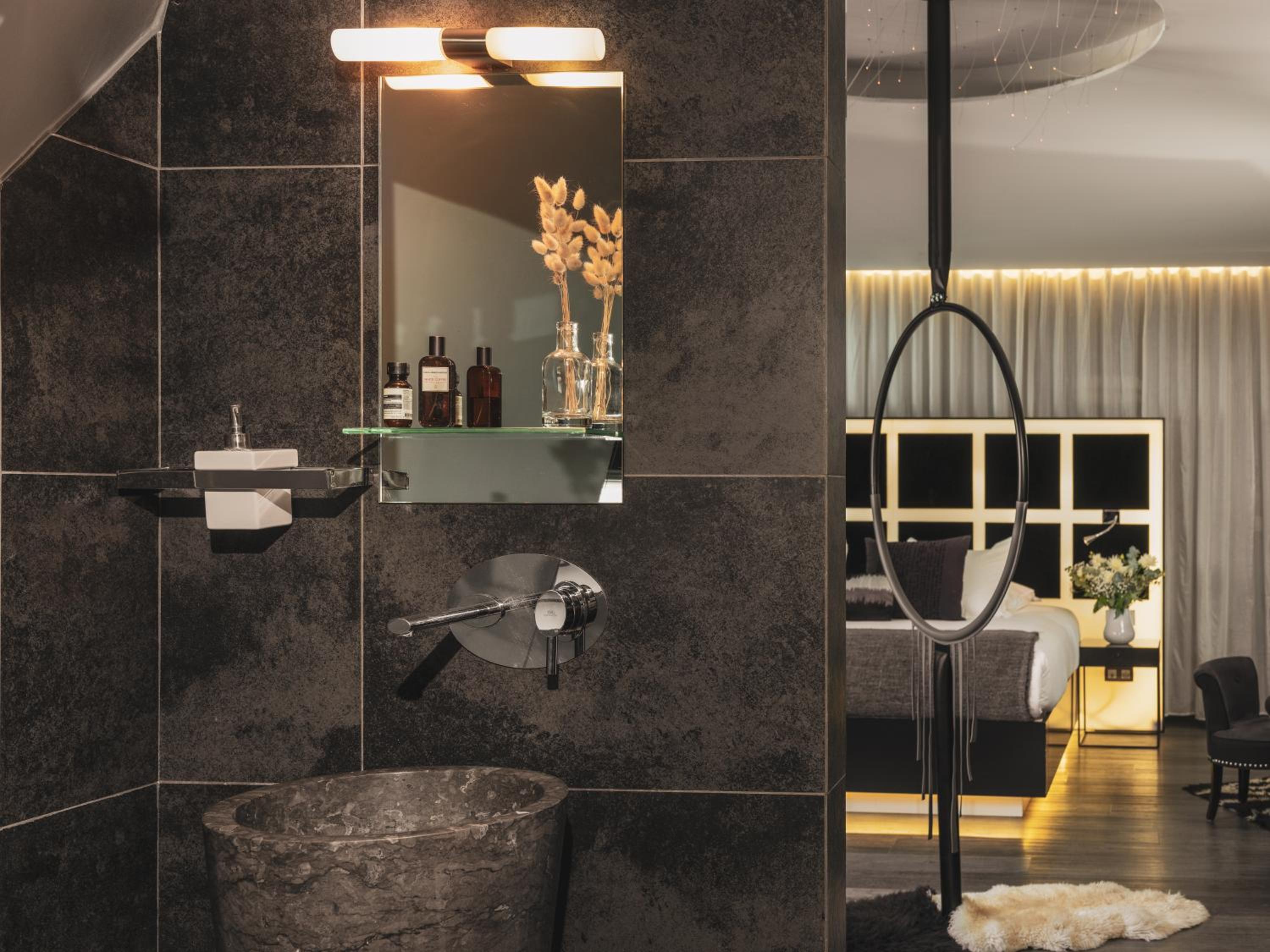Suite (2 Adults) photo 3