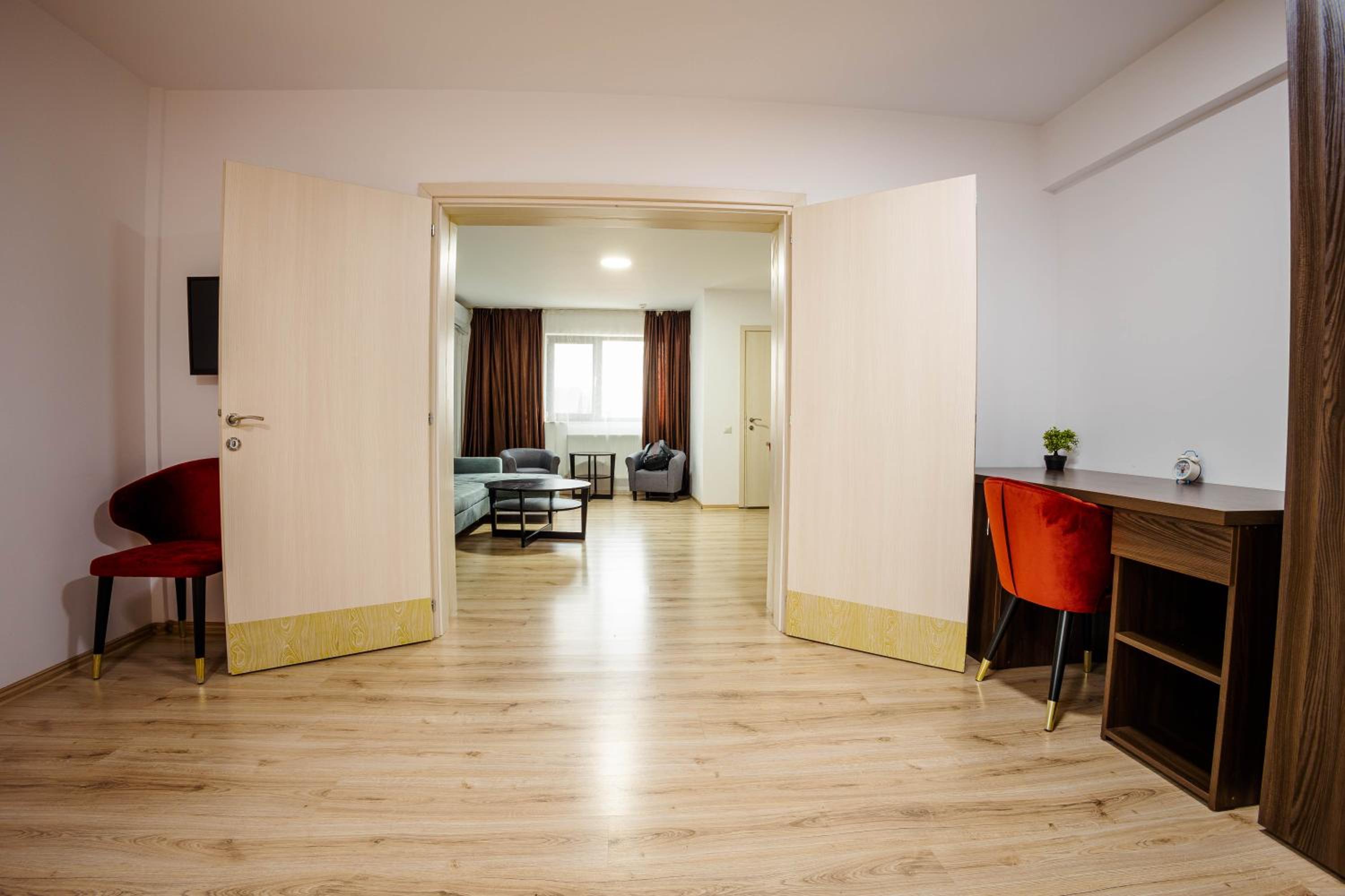 One-Bedroom Apartment - Photo 7