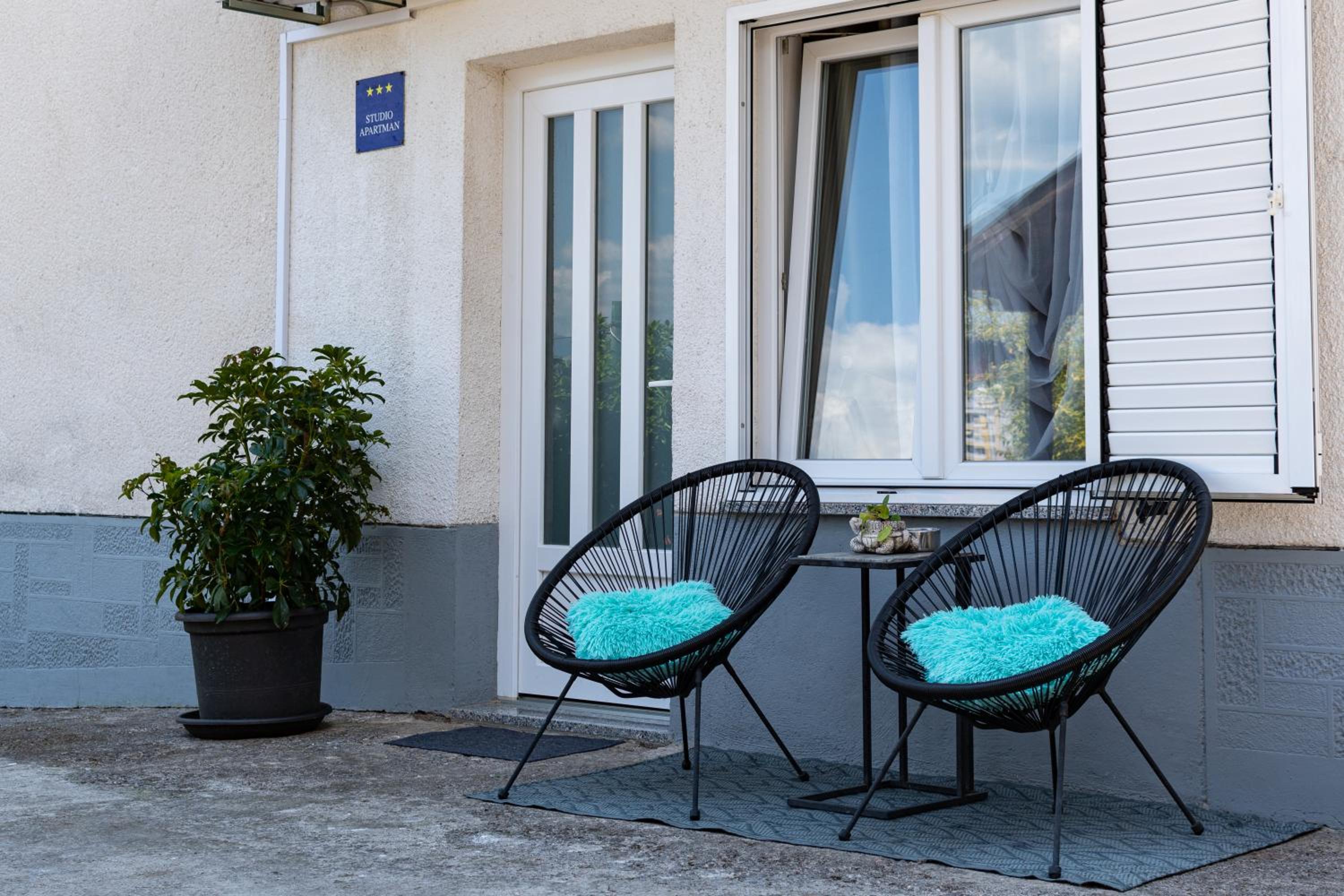 Studio with Terrace - Photo 3