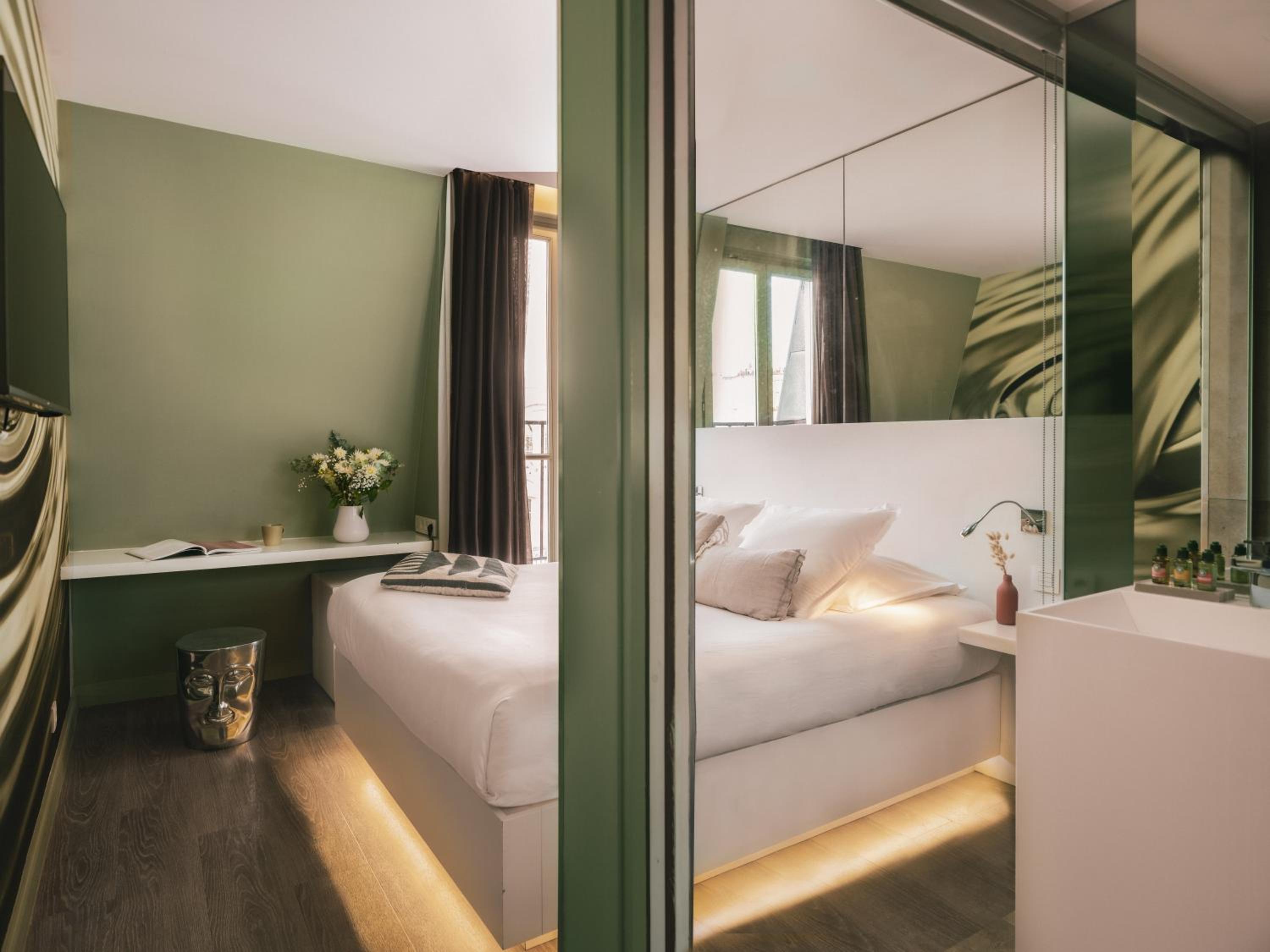 Modern Double Room Narcisse photo 2