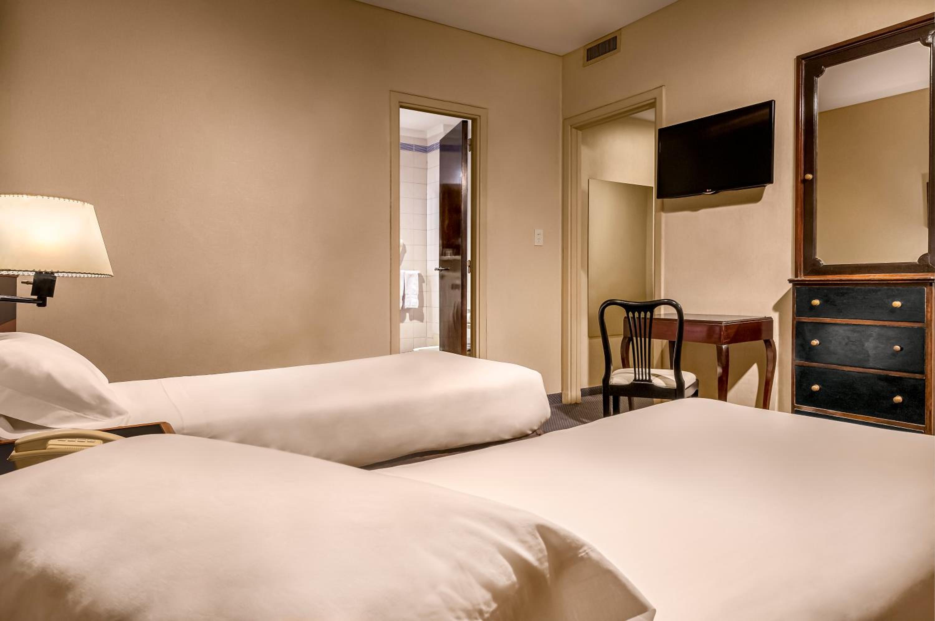 Suite (3 Adults) photo 1