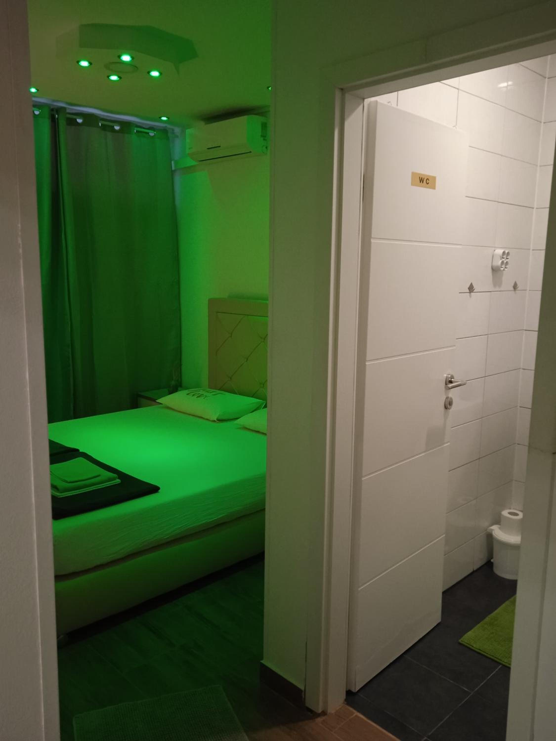 Deluxe Double or Twin Room - Photo 8