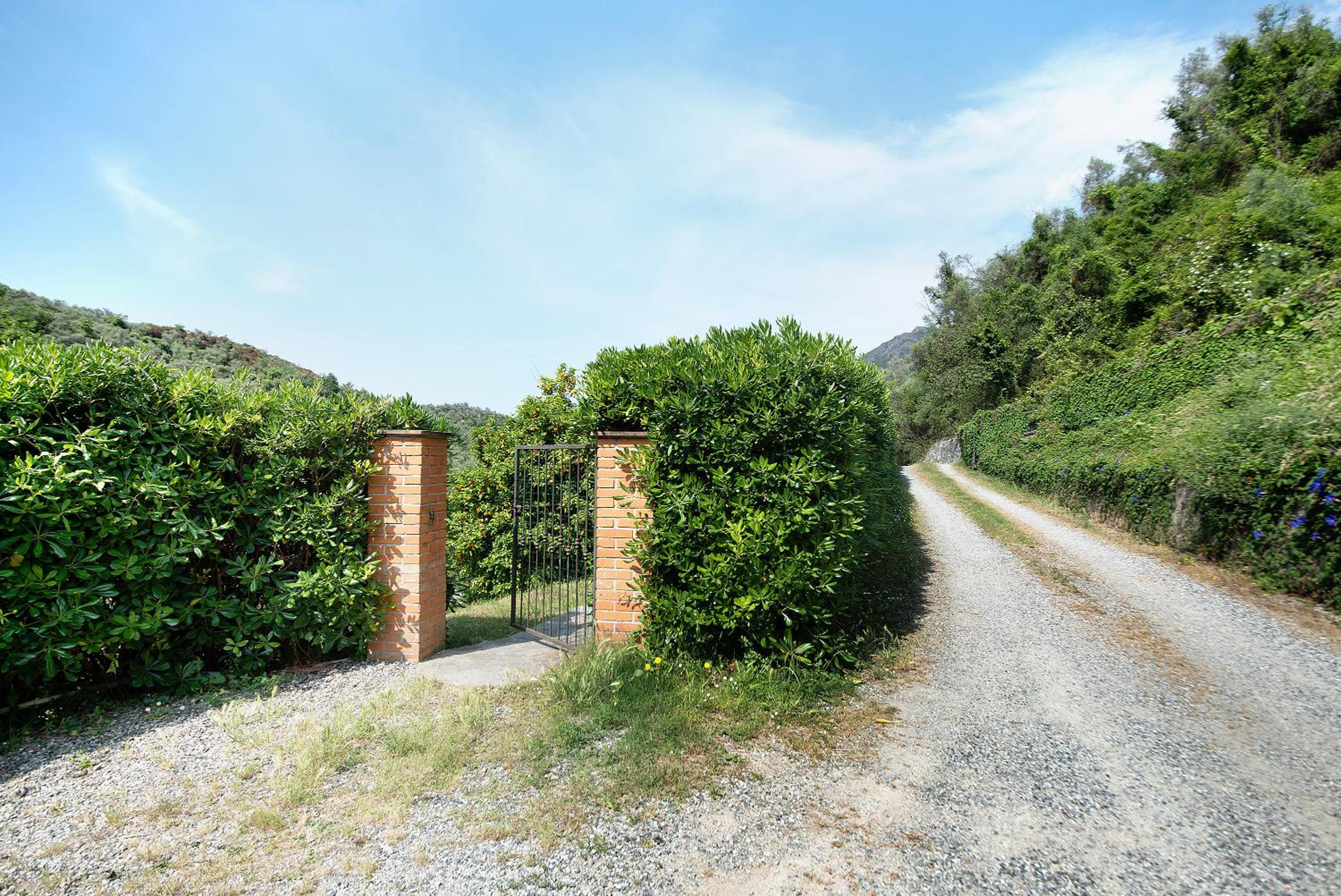 Villa with Garden View - Photo 22
