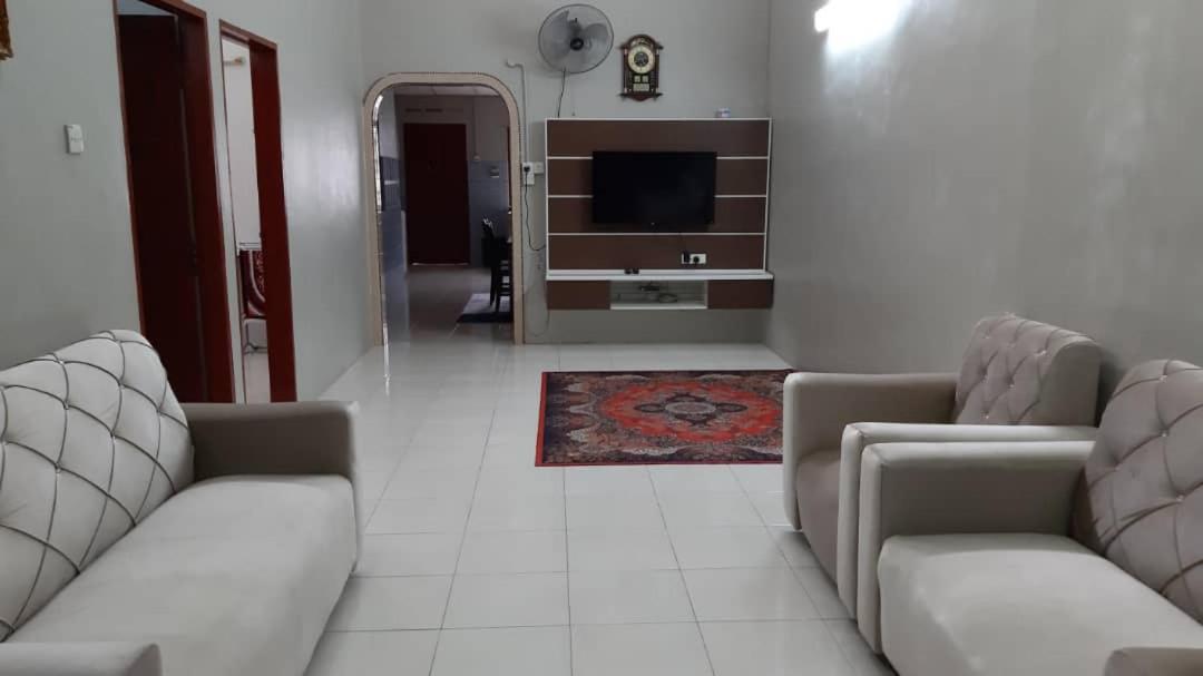 Three-Bedroom House photo 1