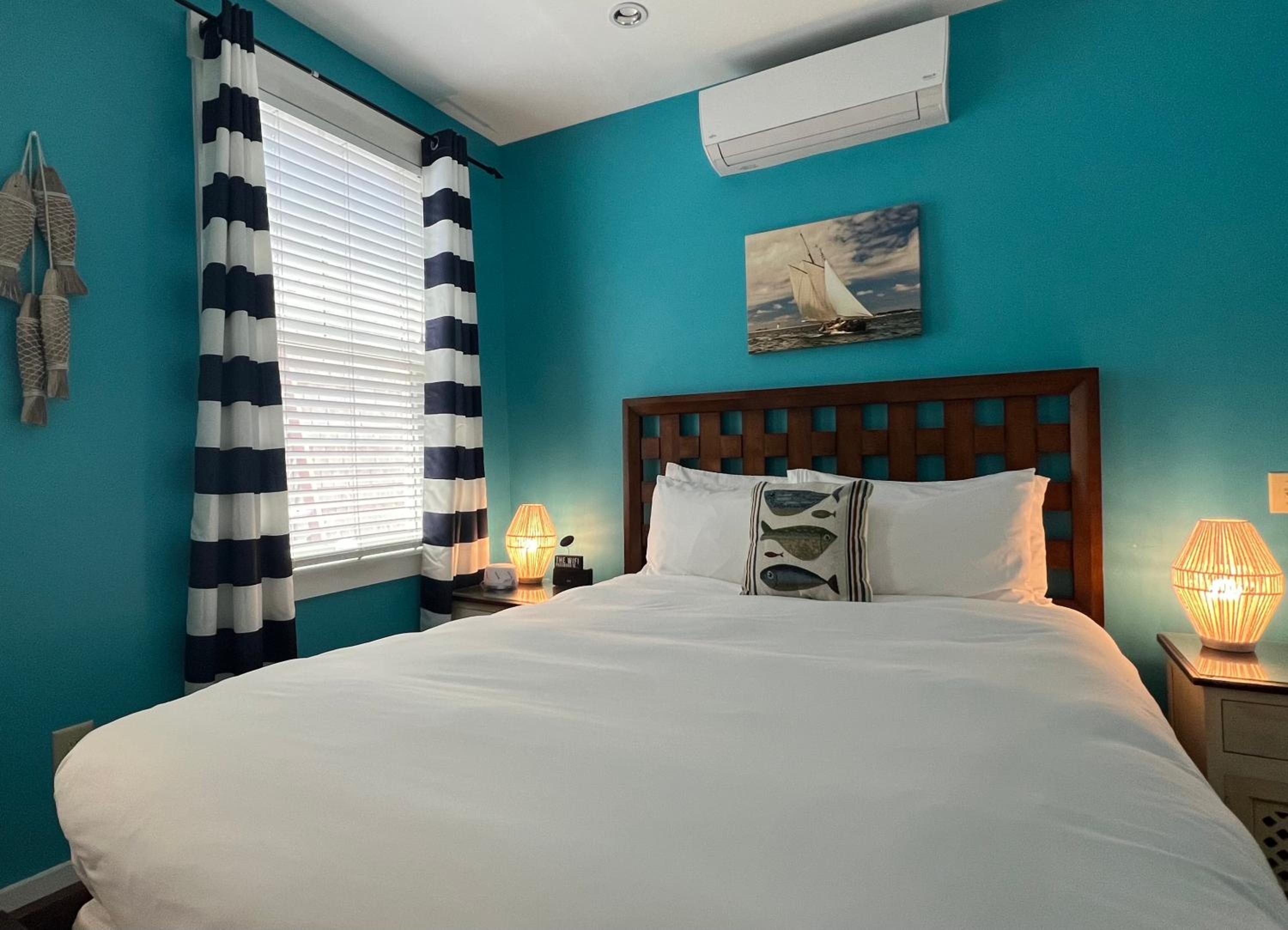 Queen Room photo 1